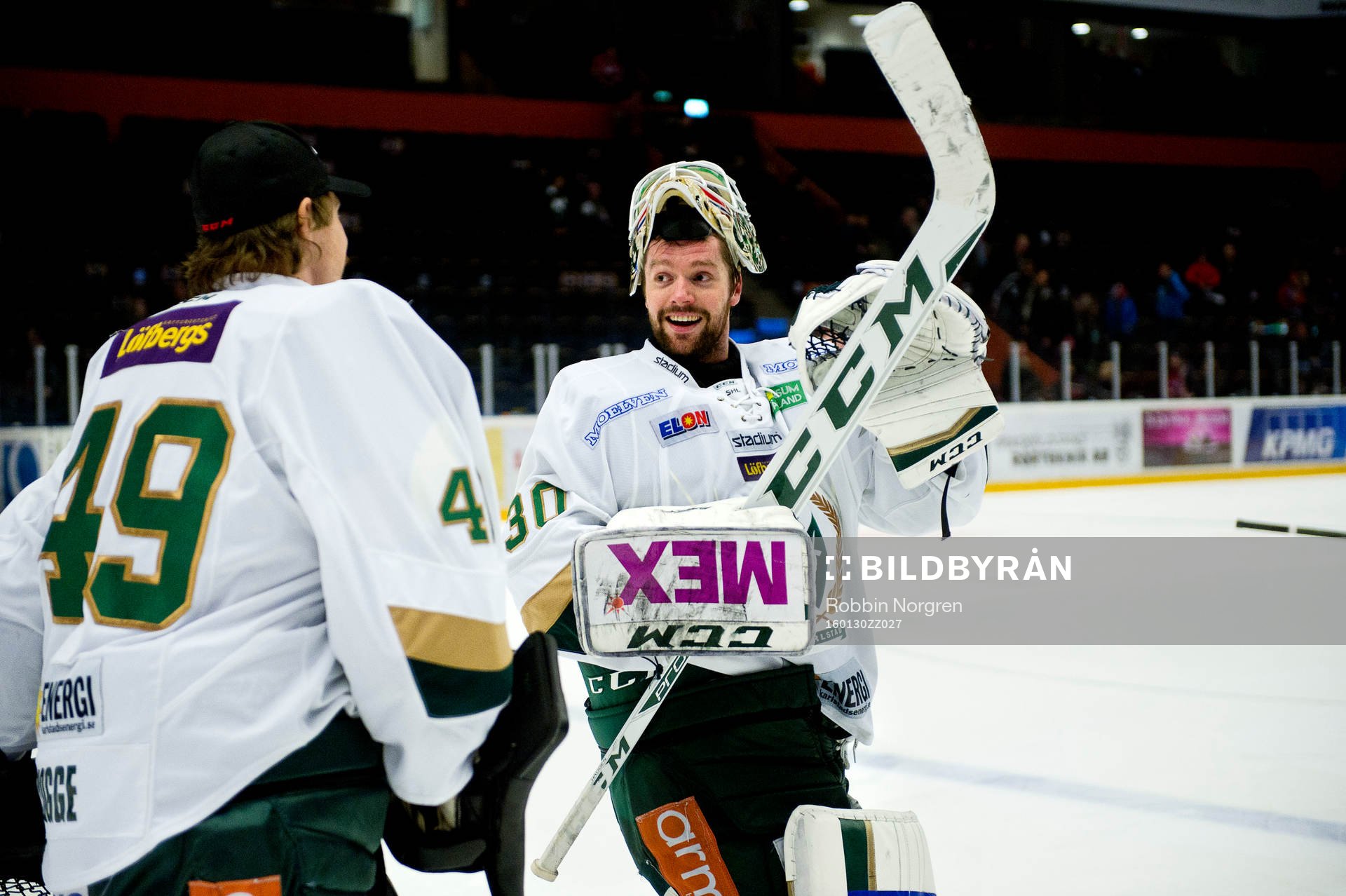 Färjestads målvakt Justin Pogge och målvakt Lars Haugen