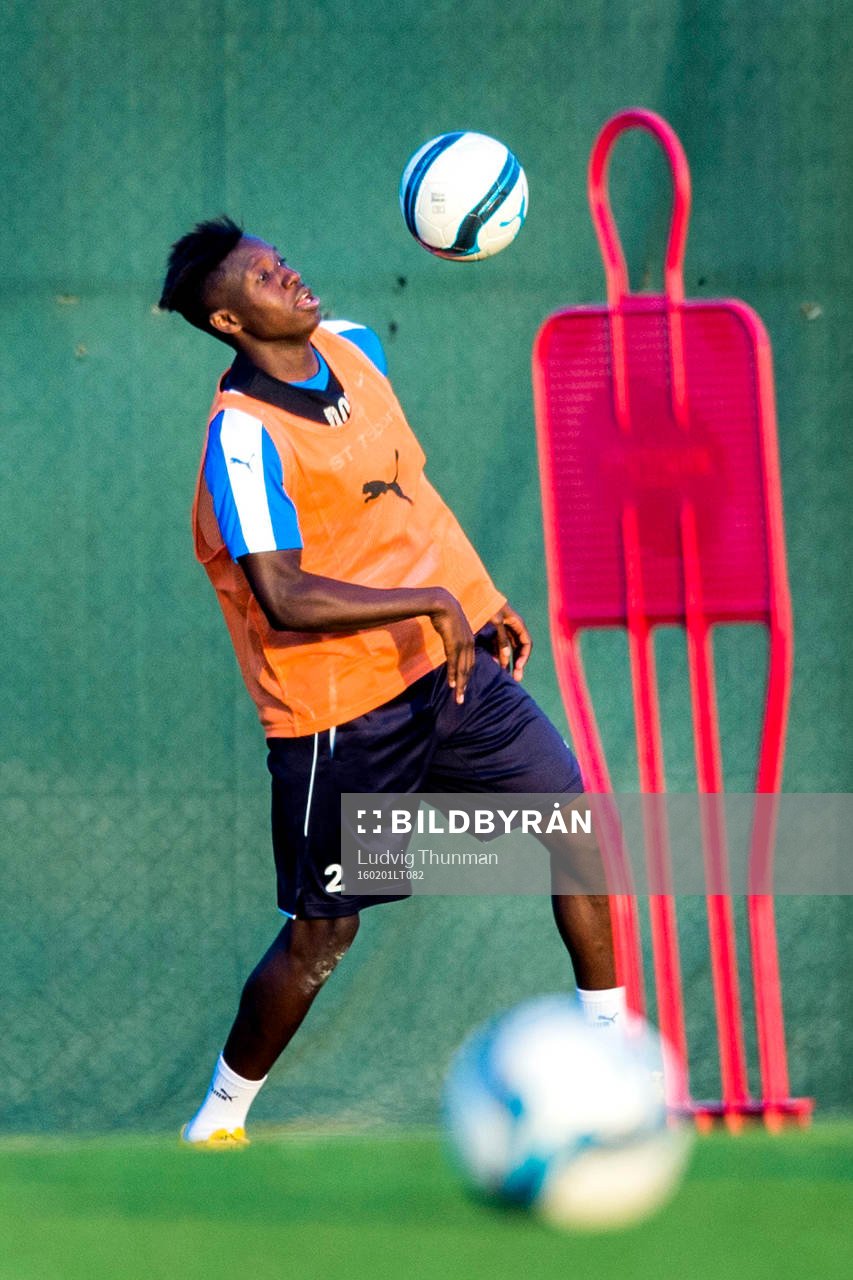 Malmö FFs Pa Konate under en träning den 1 februari 2016 i Dubai.