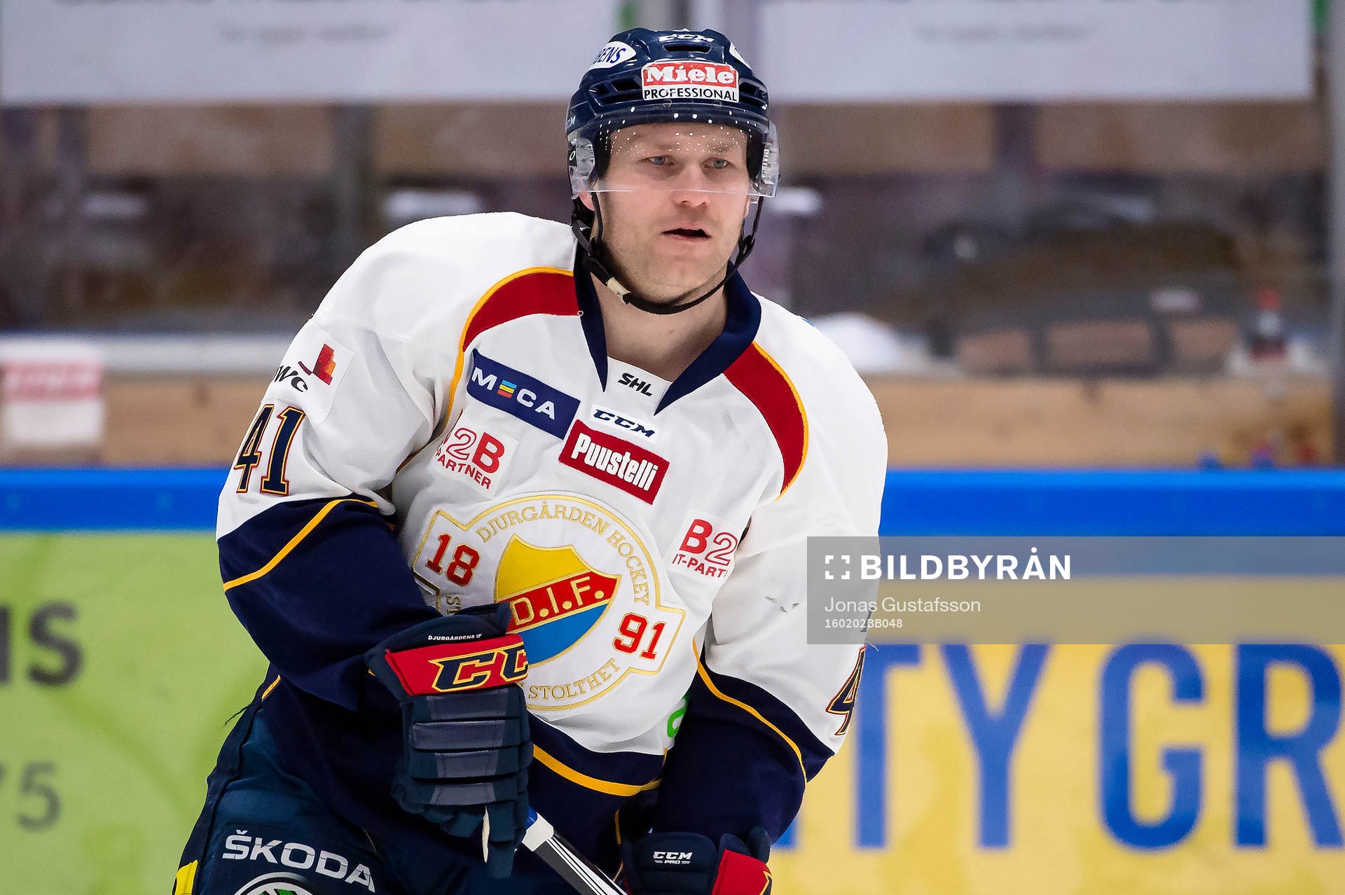 Djurgårdens Patrick Thoresen värmer upp