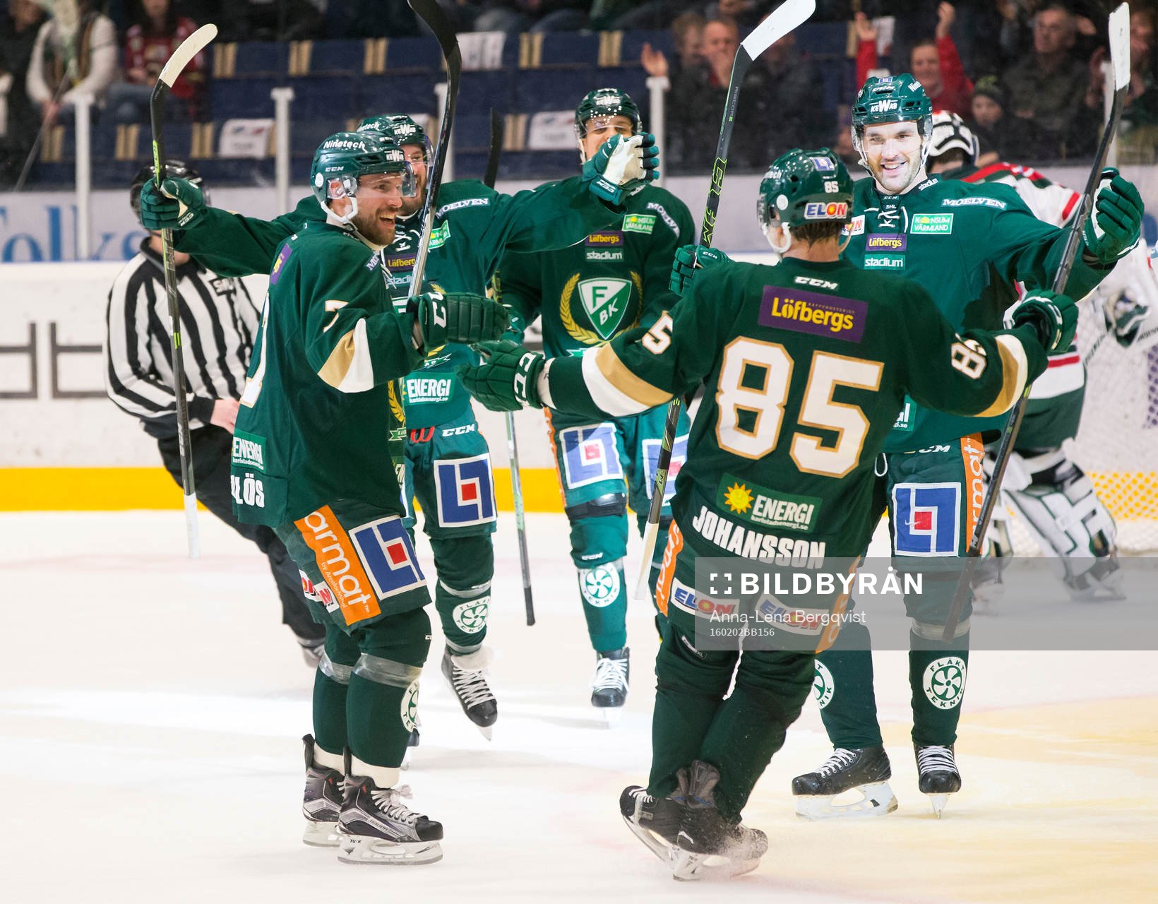 Färjestads Niclas Arell (h) jublar