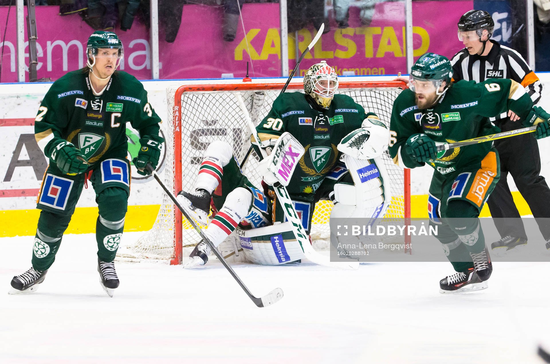 Färjestads Magnus Nygren och Mikael Wikstrand framför