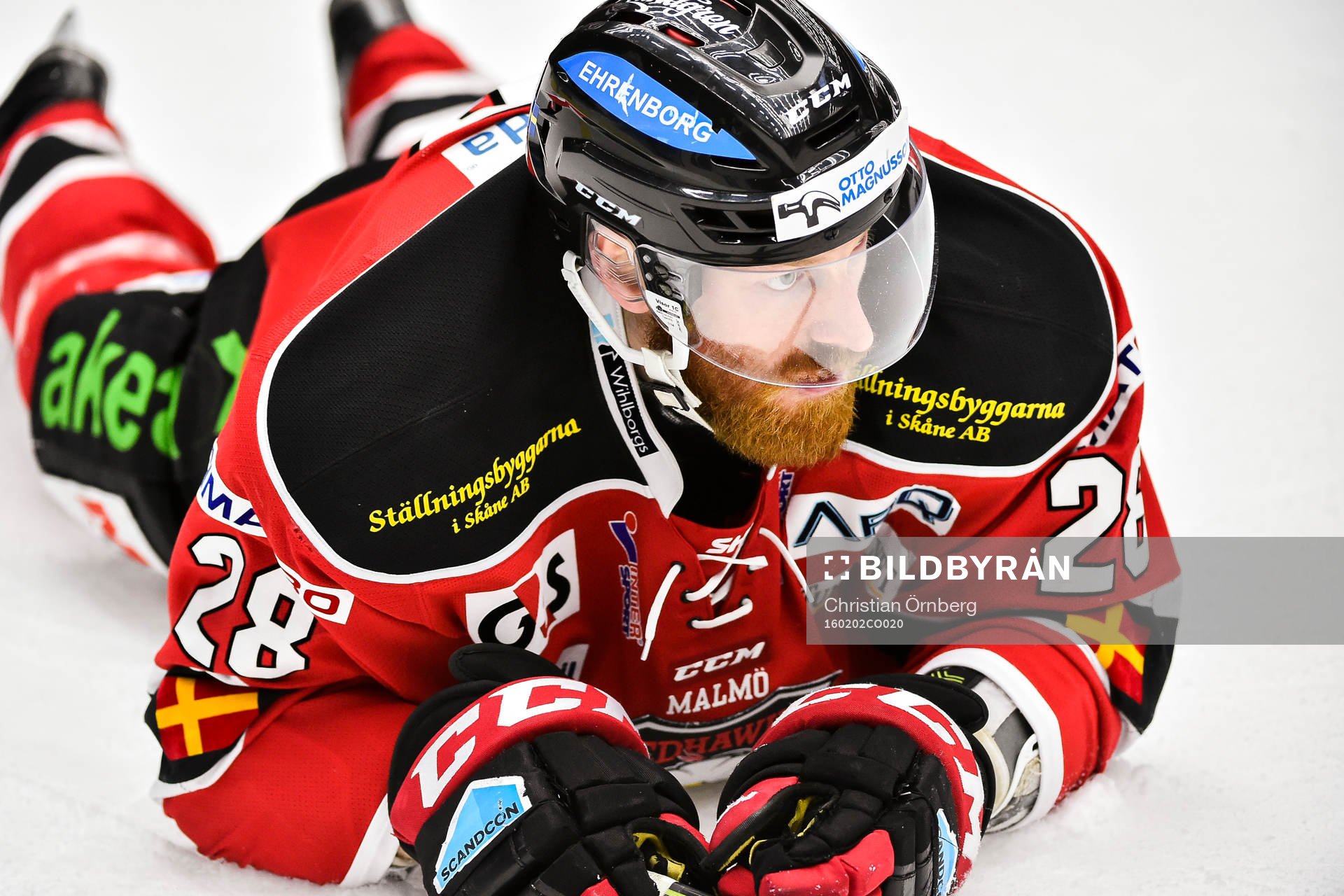 Malmö Redhawks Jens Olsson deppar på isen