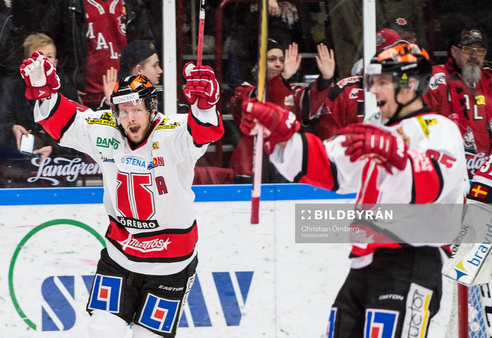 Örebros Anders Eriksson och Kalle Olsson jublar
