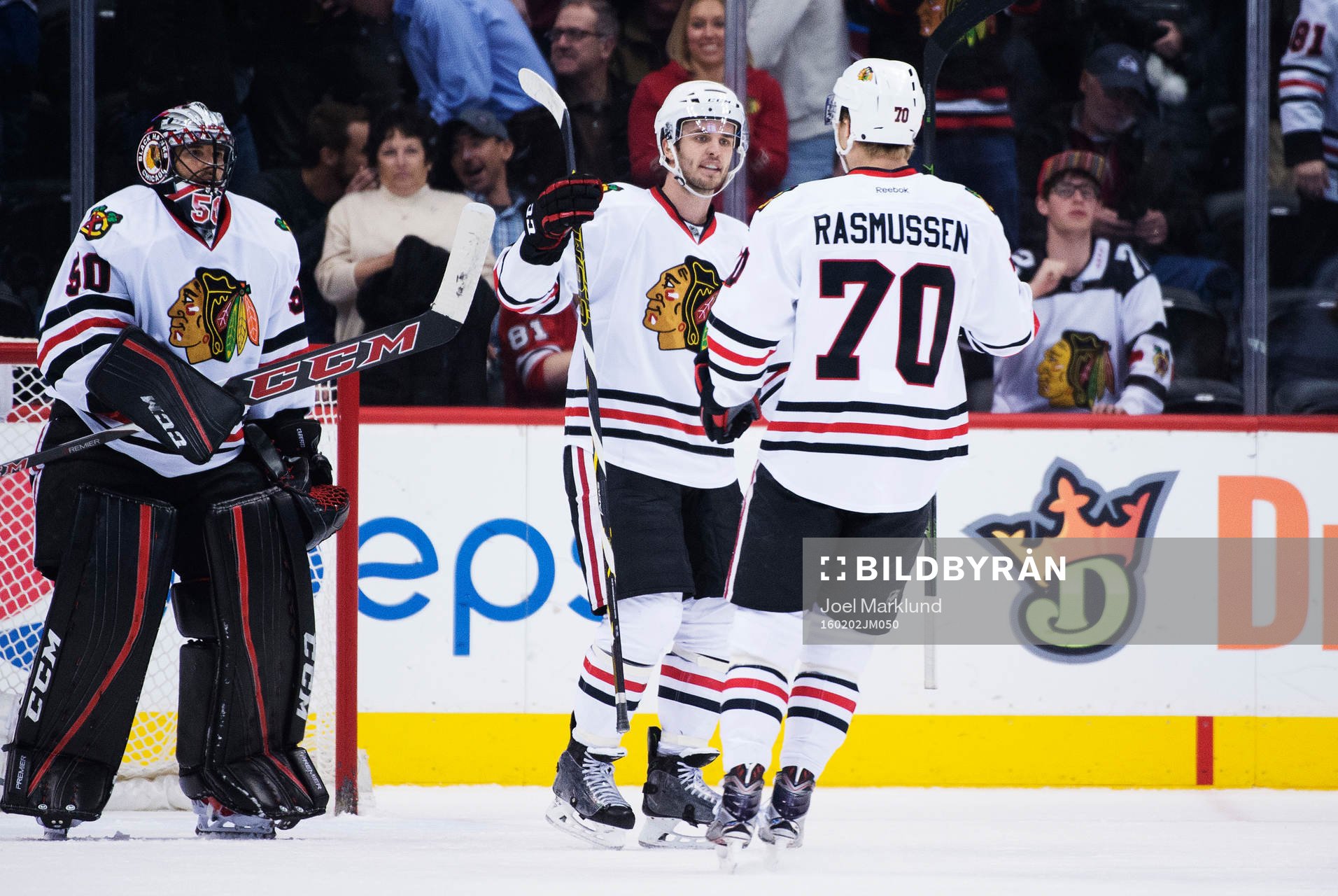 Chicagos Niklas Hjalmarsson och Dennis Rasmussen jublar