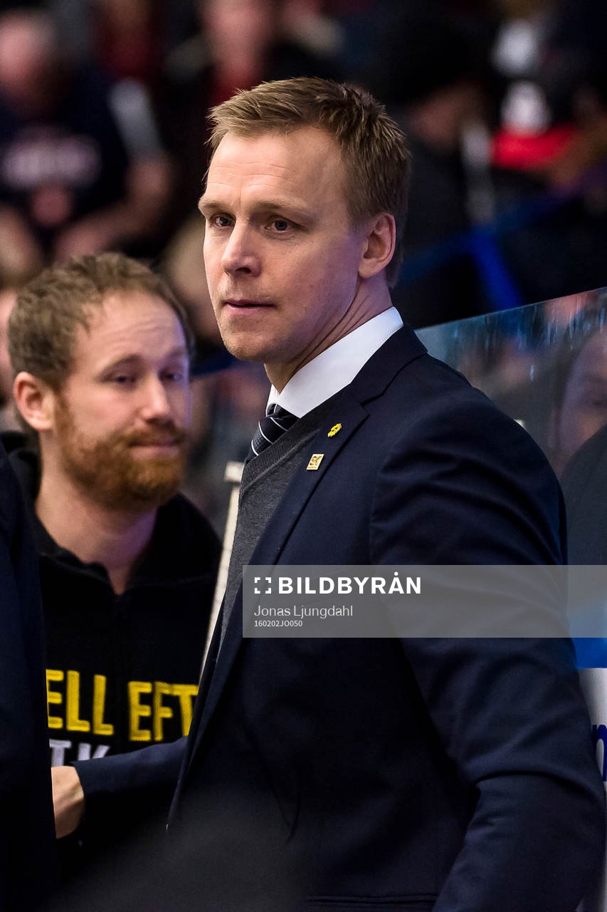 Skellefteås tränare Bert Robertsson jublar