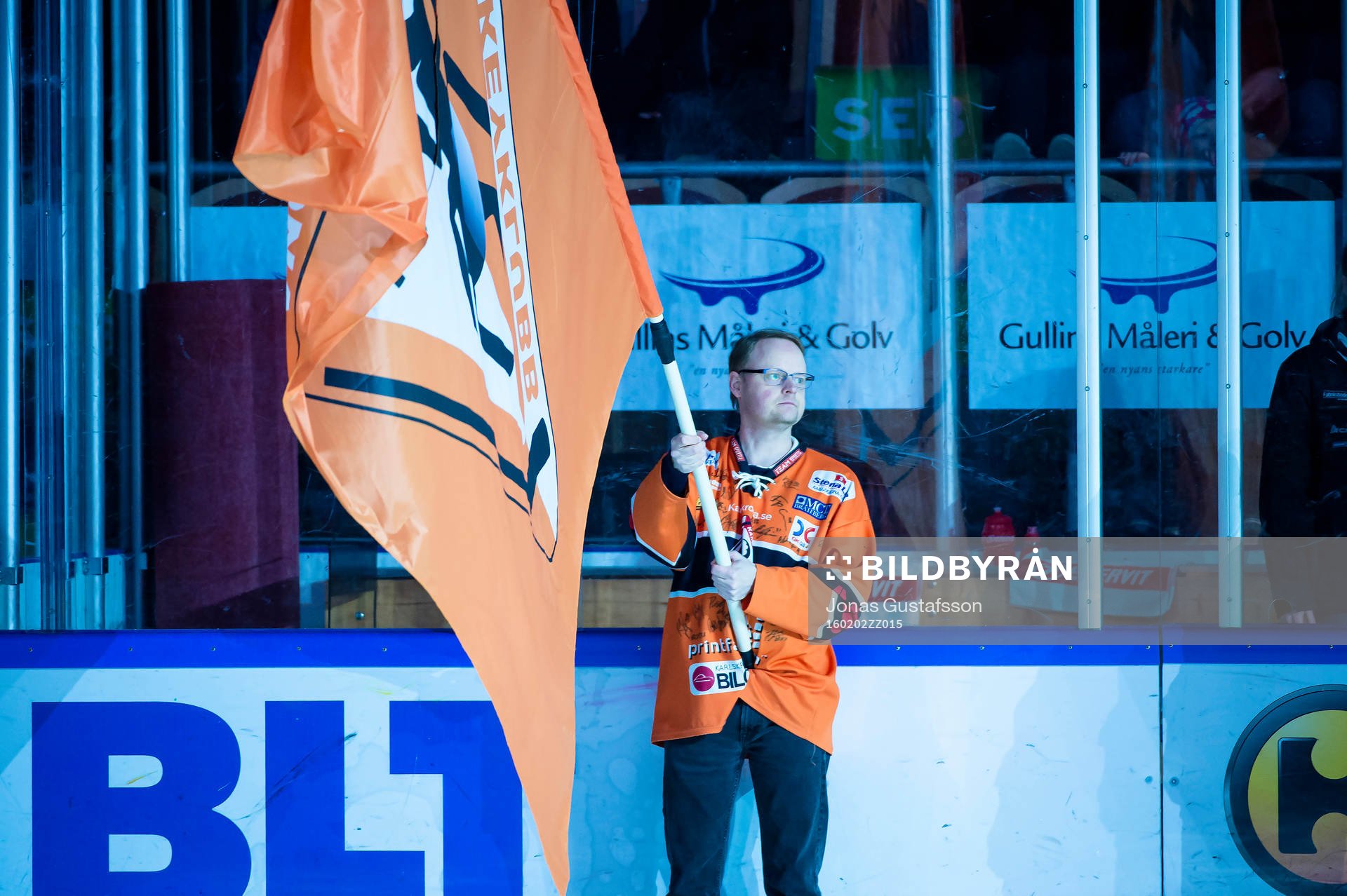 Mikael Eklund med flagga