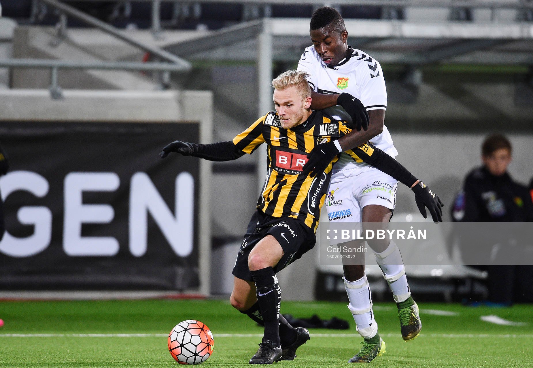 Häckens Niklas Andersen och GAIS Kieron Cadogan