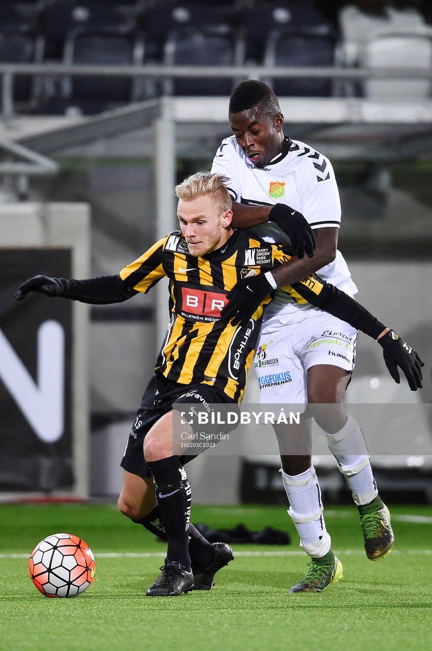 Häckens Niklas Andersen och GAIS Kieron Cadogan