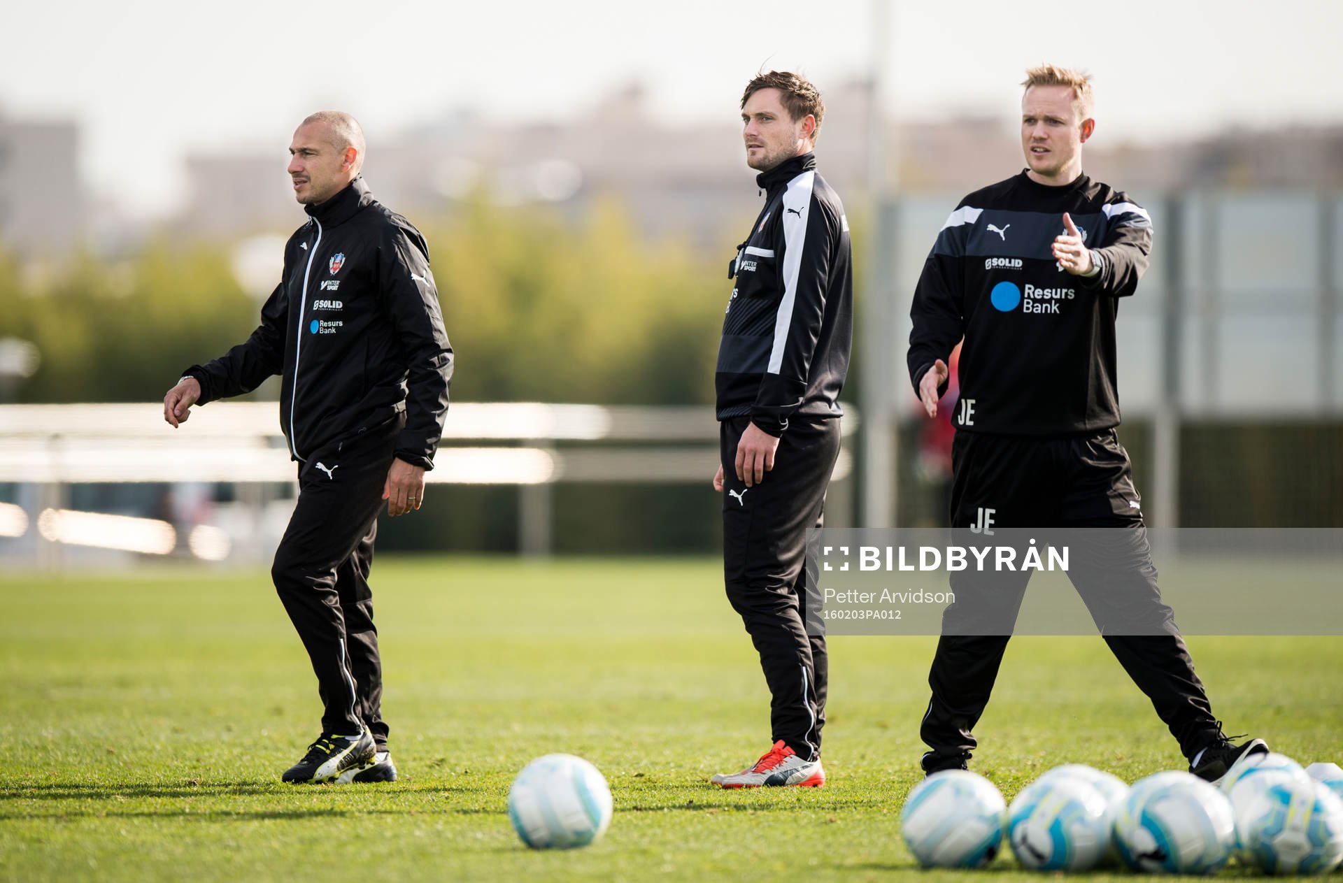 Manager Henrik Larsson, assisterande tränare Tobias
