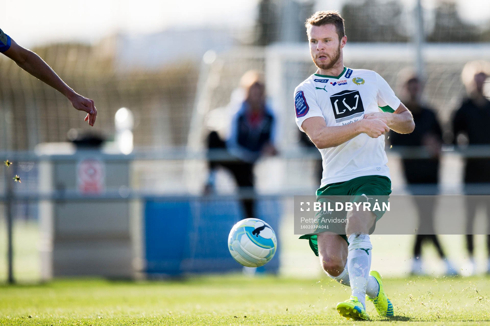 Hammarbys Måns Söderqvist skjuter in 3-1 målet