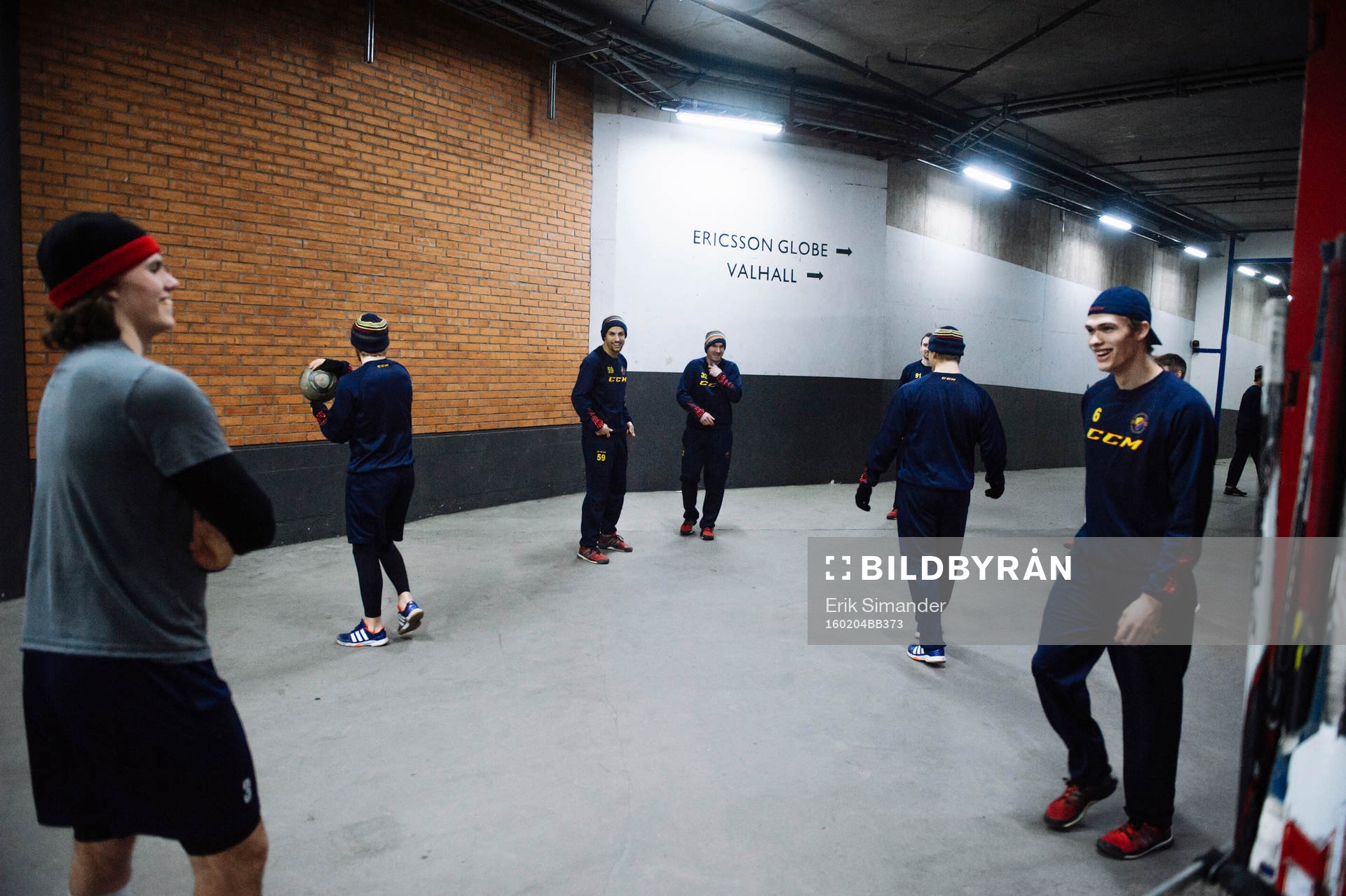 Djurgårdens spelare värmer upp
