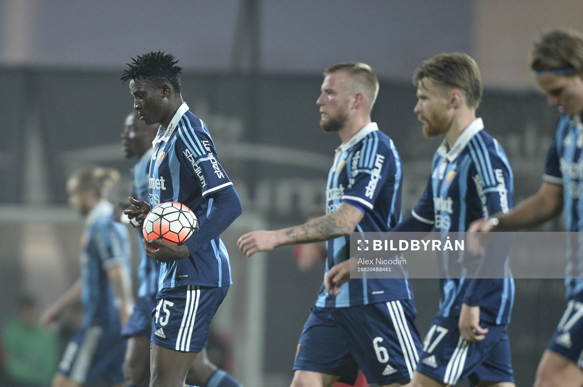 Djurgårdens Michael Olunga med bollen