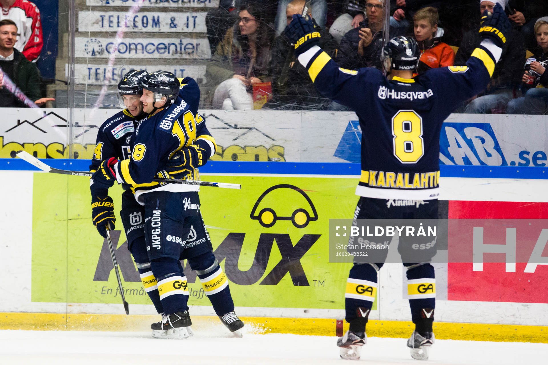 s Erik Christensen, Pär Arlbrandt och Jere Karalahti jublar