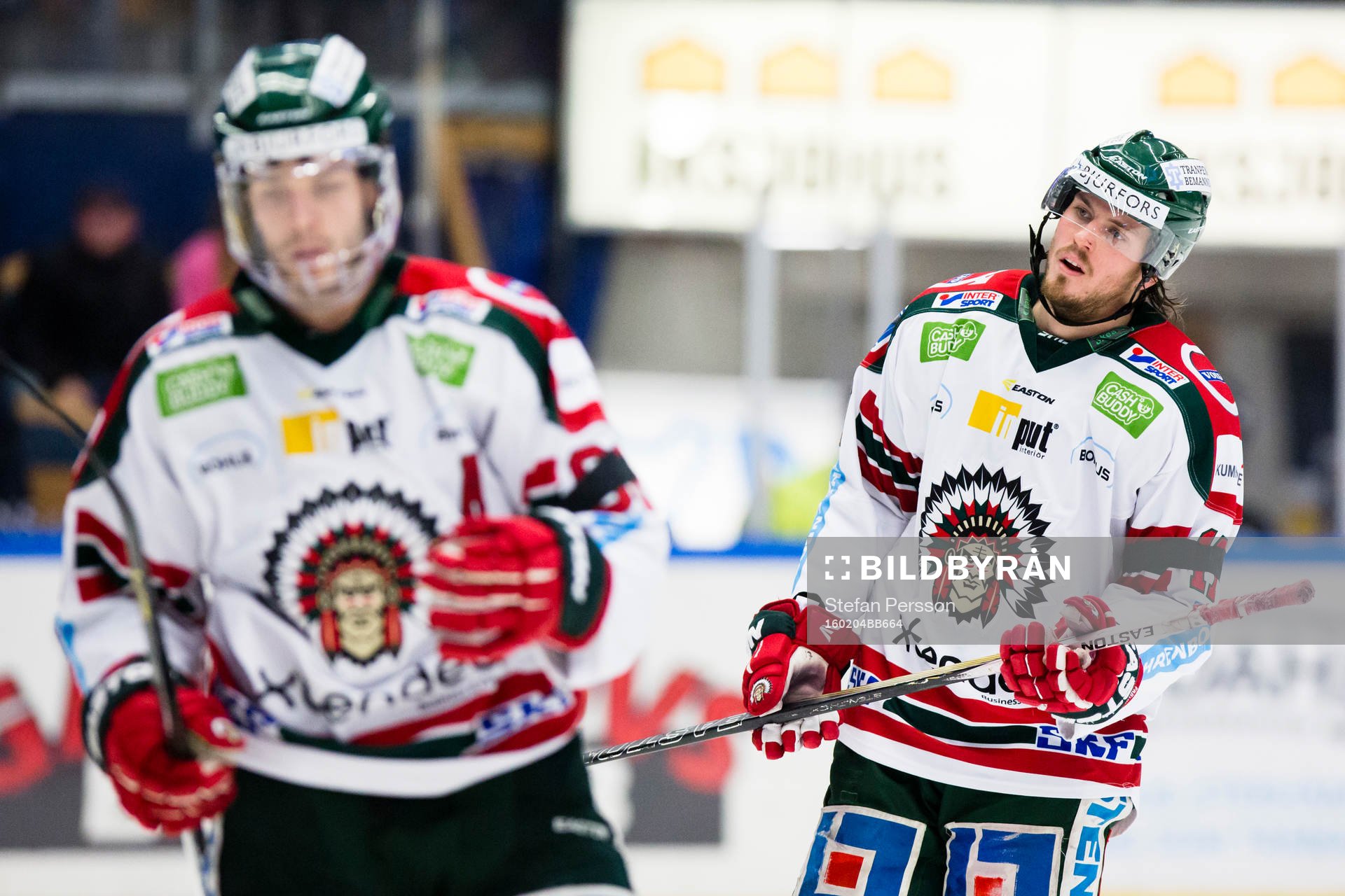 Frölundas Oscar Fantenberg och Sebastian Stålberg deppar