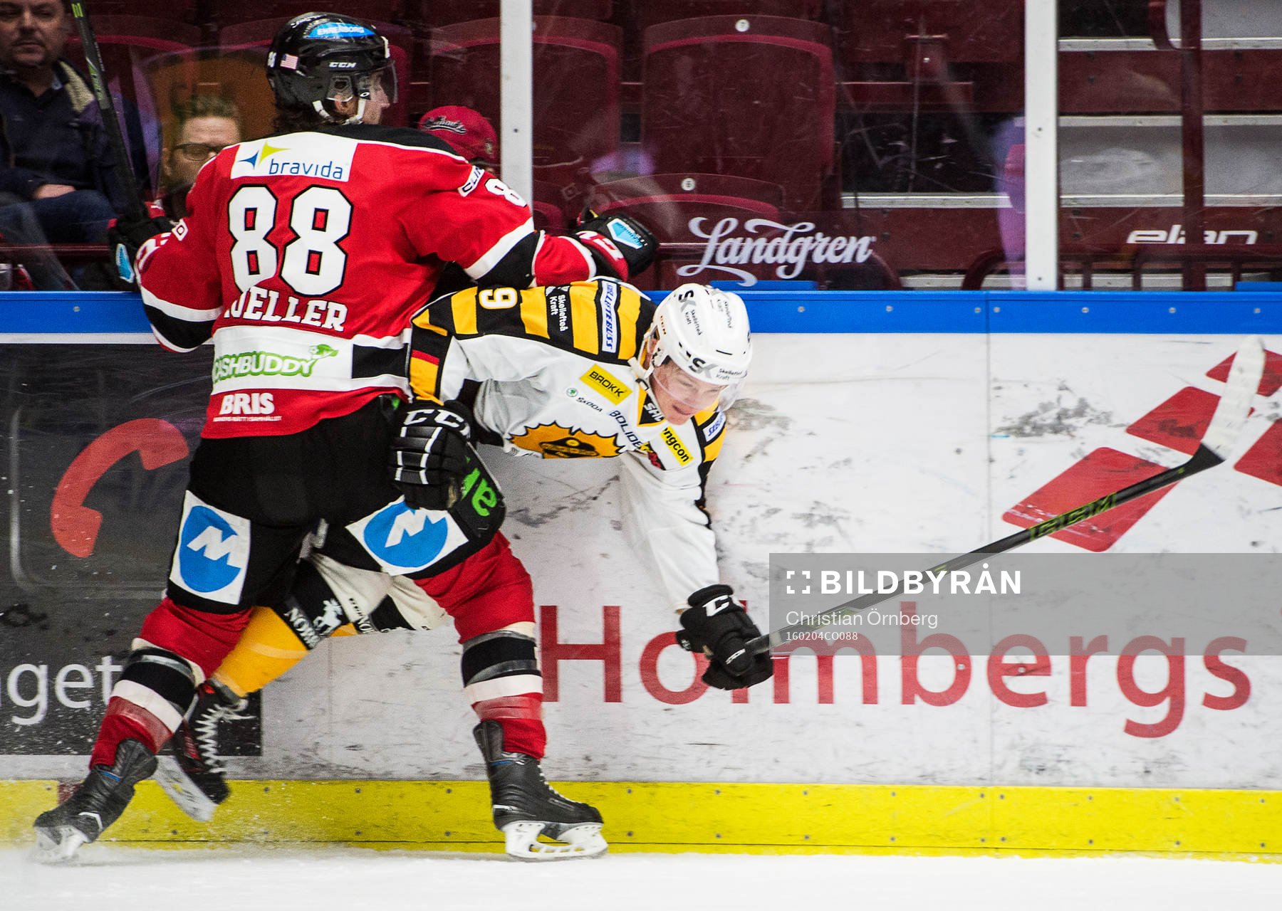 Malmö Redhawks Peter Mueller trycker till Skellefteås