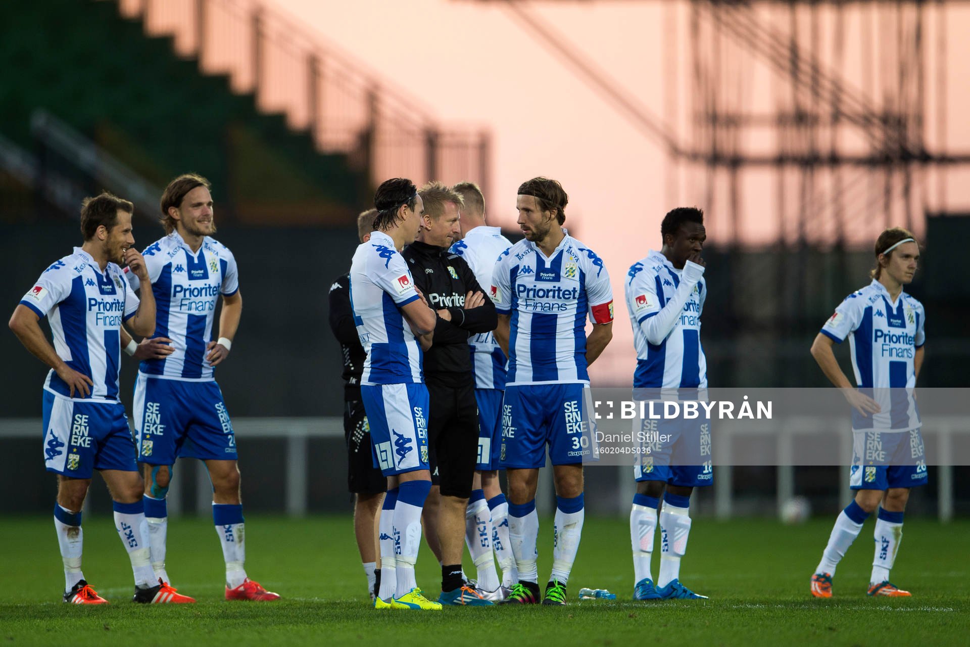 IFK Göteborgs spelare väntar på straffläggning