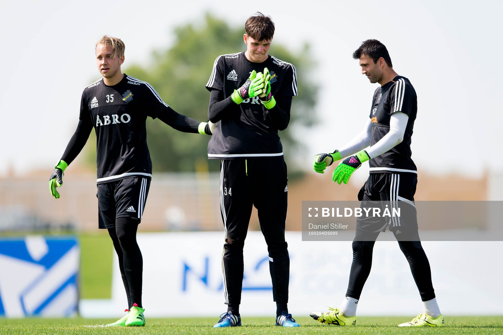 s målvakt Patrik Carlgren, målvakt Oscar Linnér och