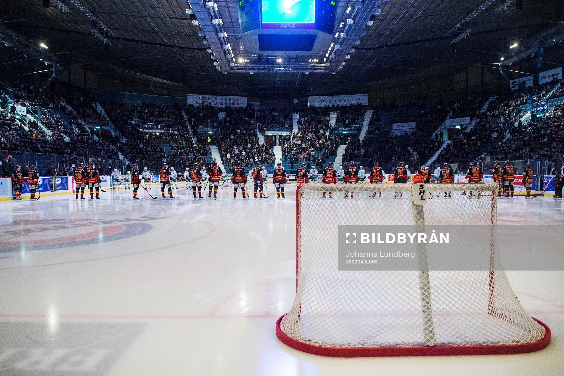 Spelarna står uppställda