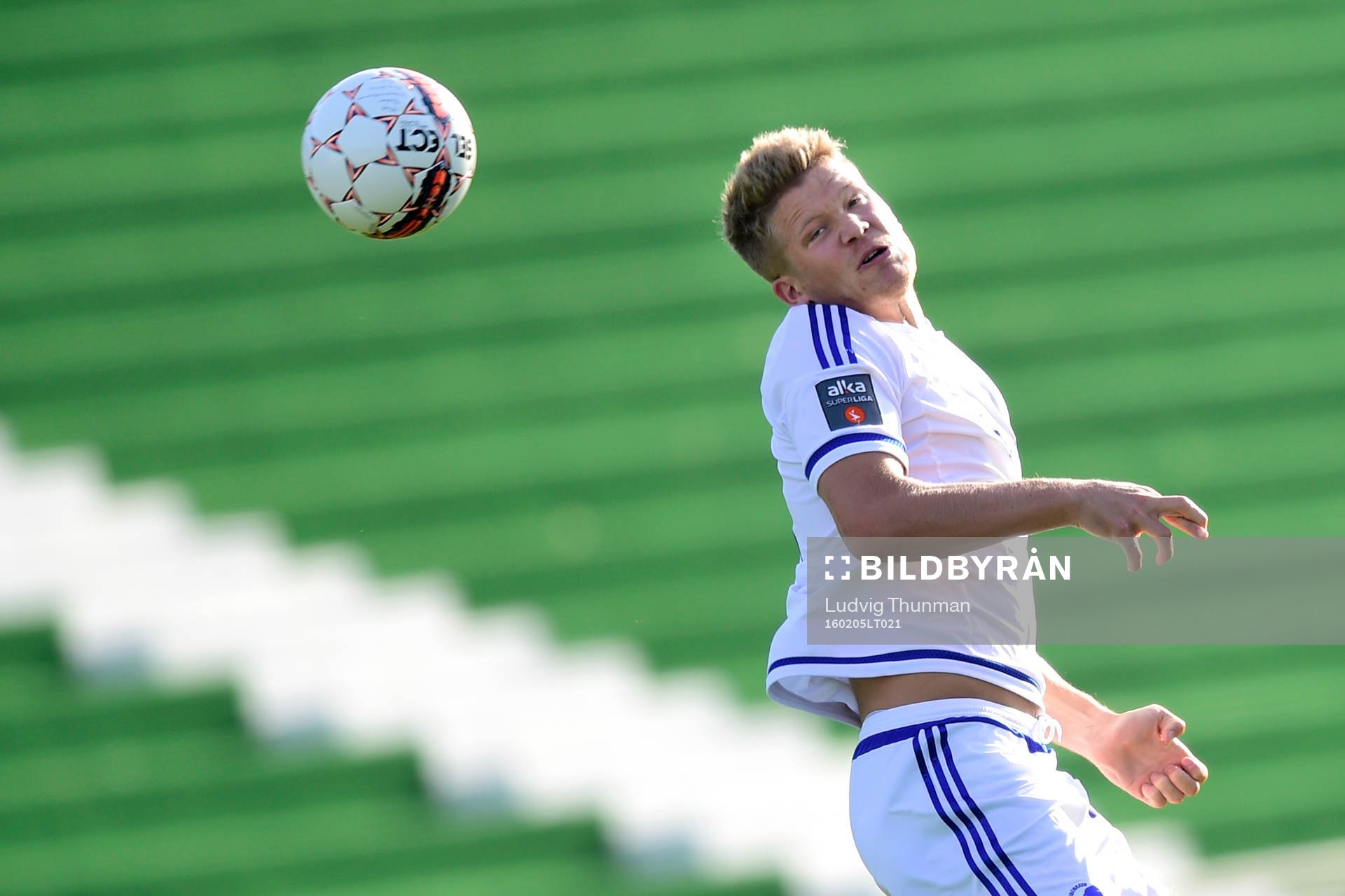 FC Köpenhamns Andreas Cornelius nickar bollen