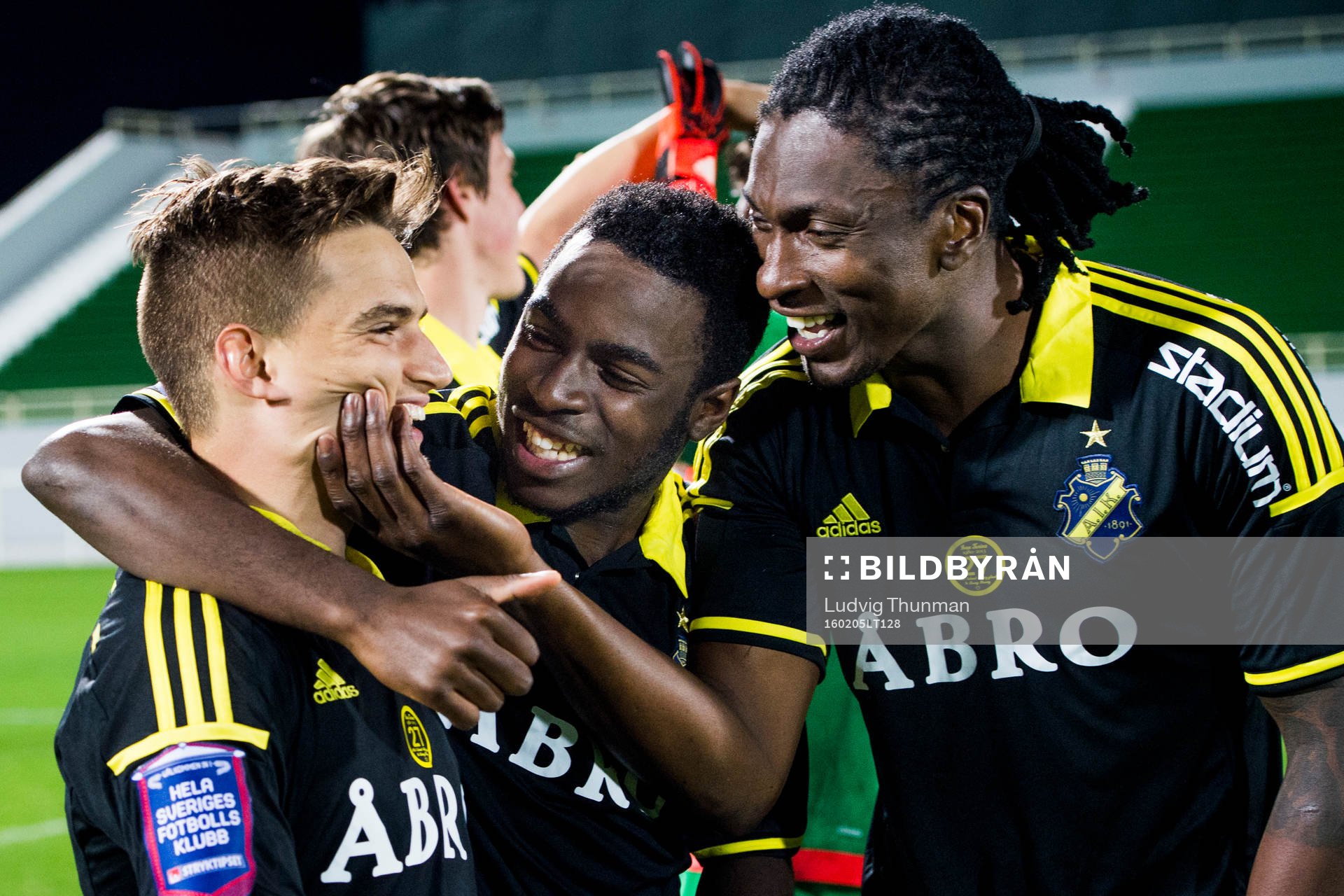 s Armin Affane firas av Rickson Mansiamina och Dickson Etuhu
