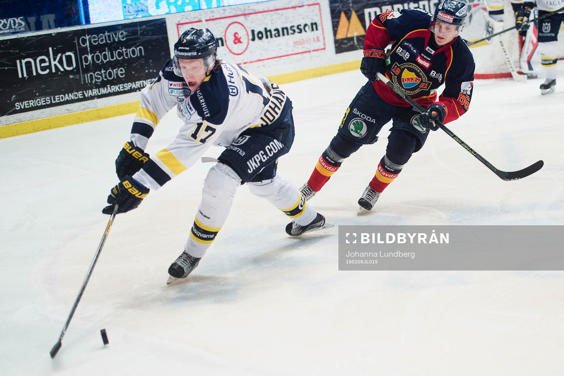 s Emil Johansson sträcker sig
