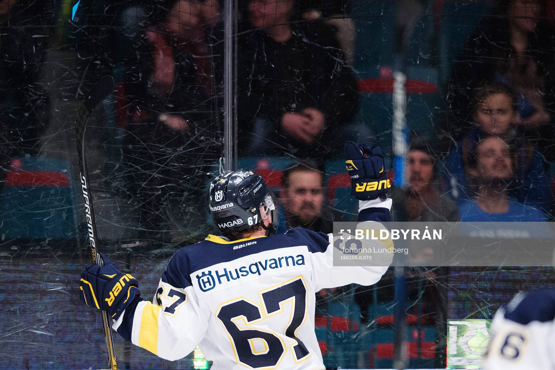 s Christoffer Törngren jublar