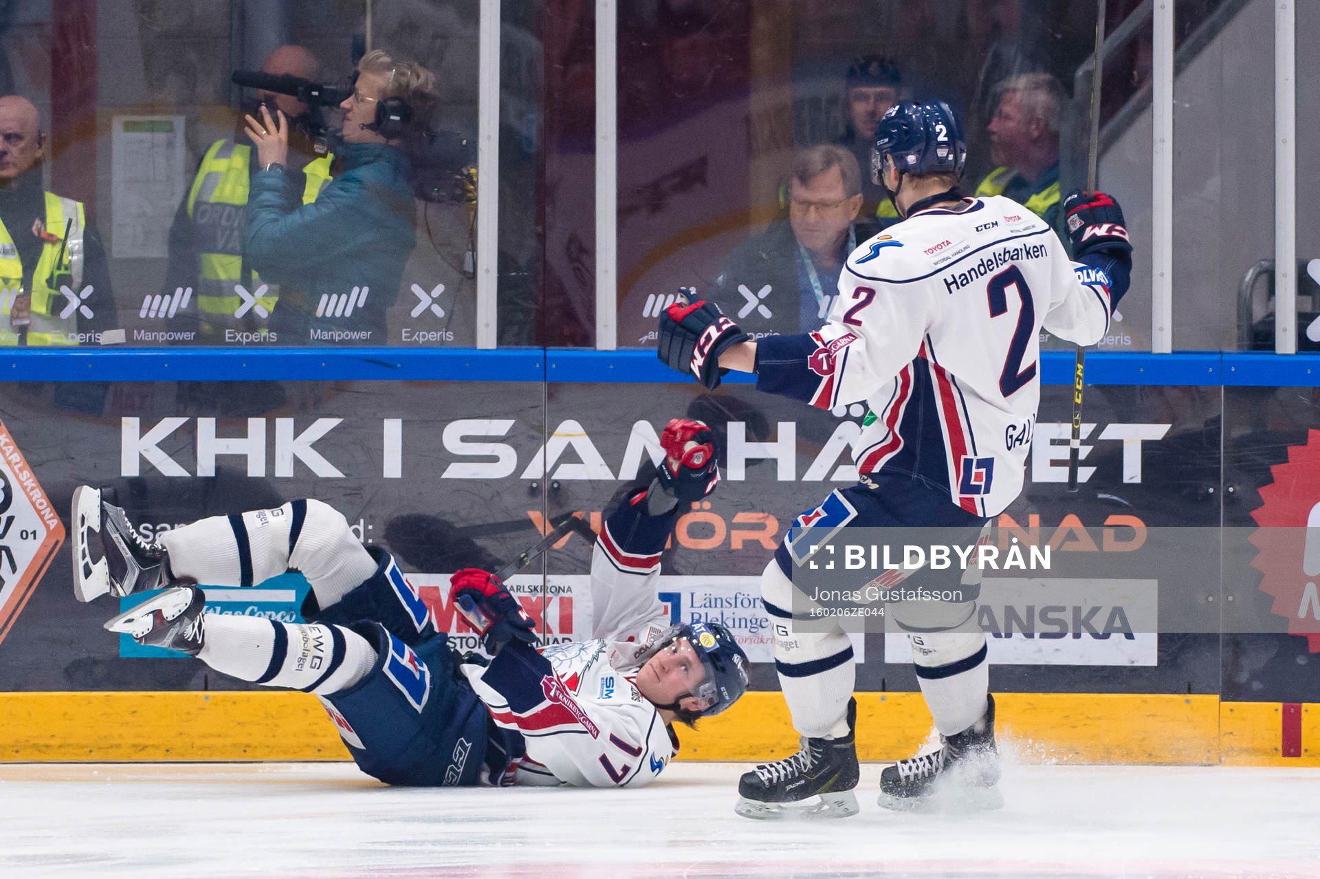 Linköpings Henrik Törnqvist har gjort 1-0 och jublar