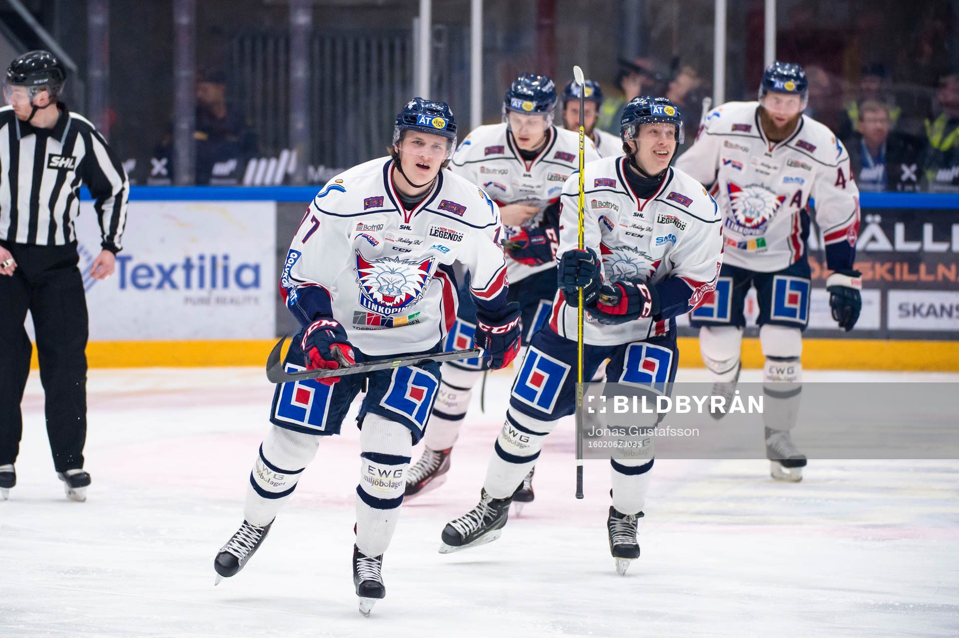 Linköpings Henrik Törnqvist har gjort 1-0 och jublar
