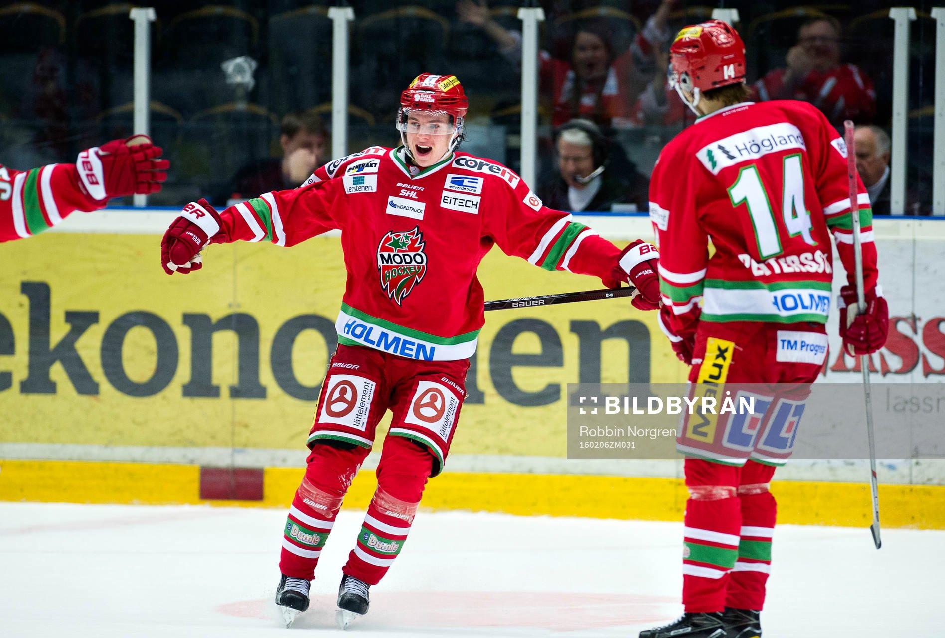 Modos Victor Olofsson jublar