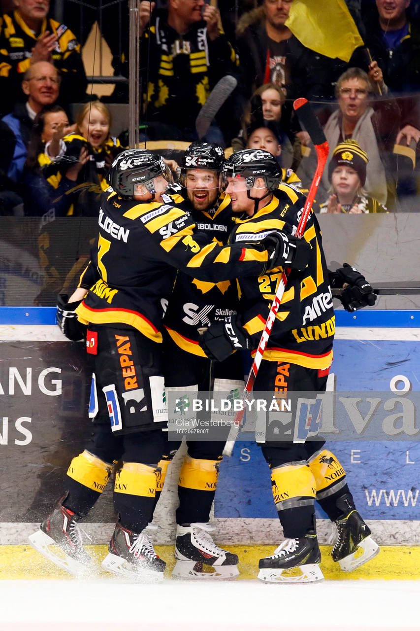Skellefteås Skellefteås Axel Holmström jublar
