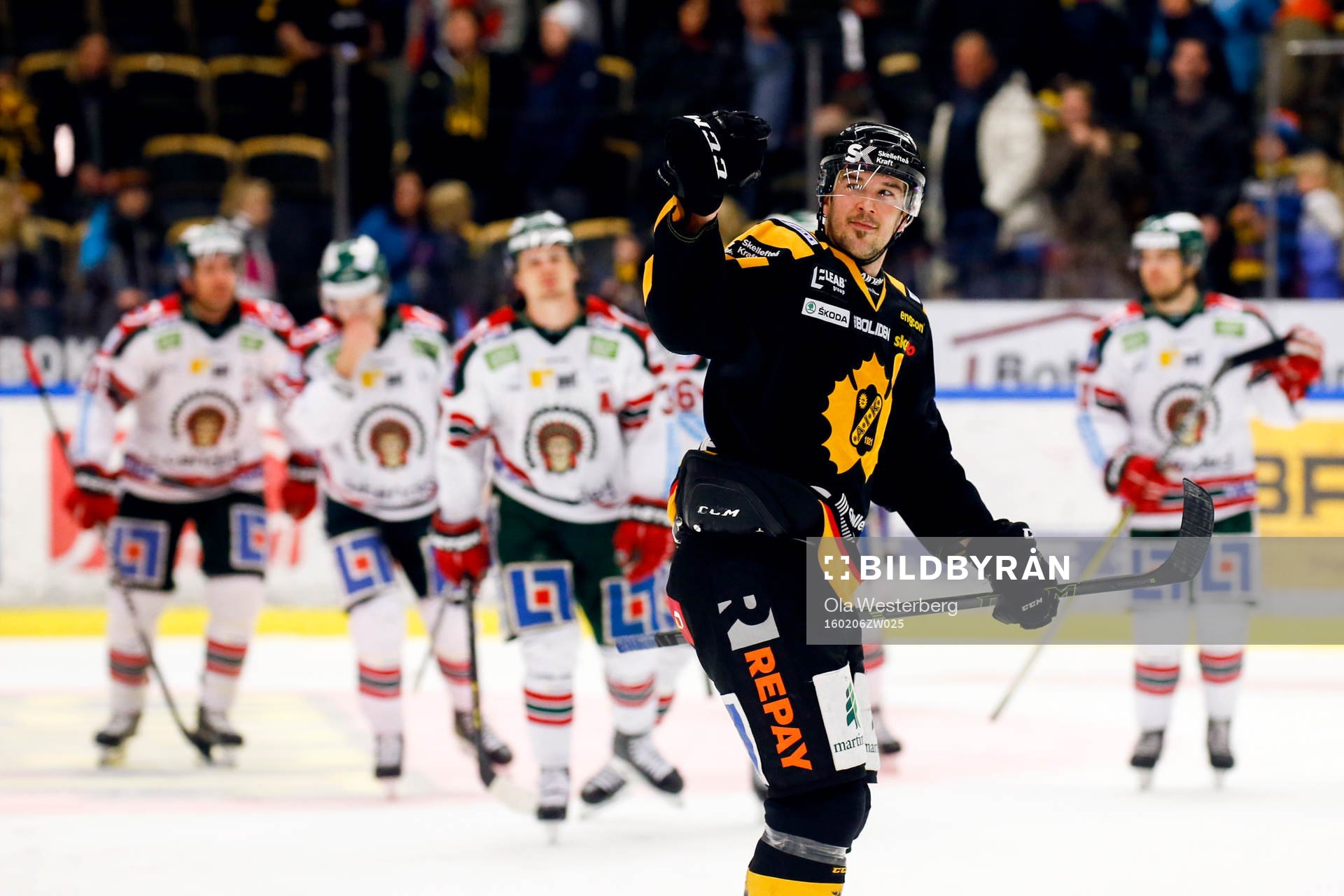 Skellefteås Jimmie Ericsson jublar och Frölunda deppar