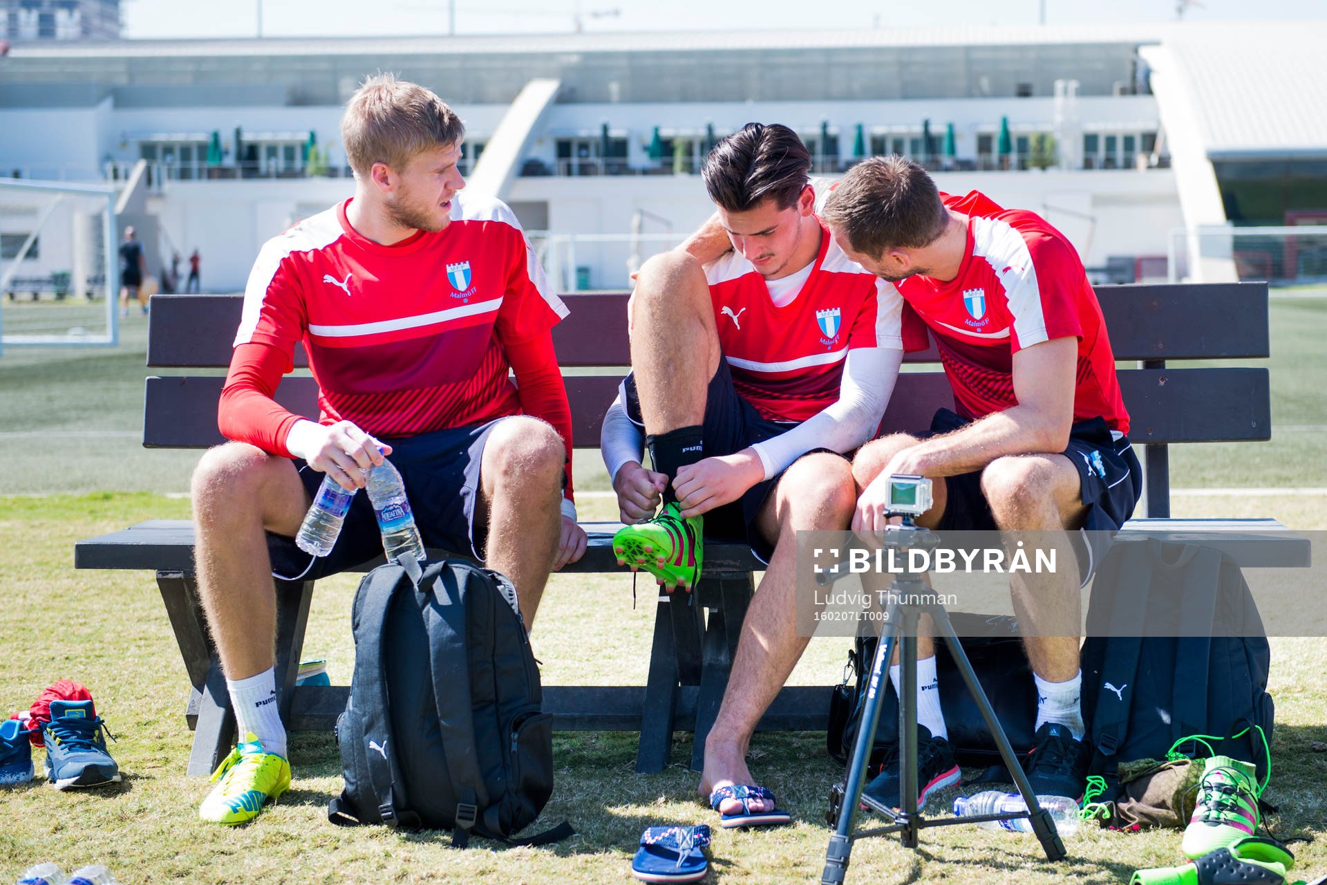 Malmö FFs målvakt Fredrik Andersson, målvakt Marko Johansson och målvakt Johan Wiland efter en träning med Malmö FF den 7 februari 2016 i Dubai.