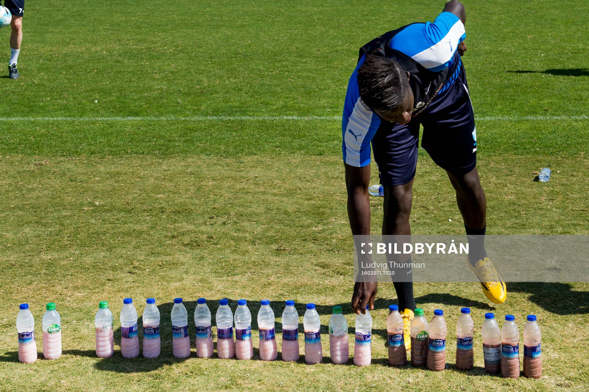 Malmö FFs Pa Konate tar en proteindryck