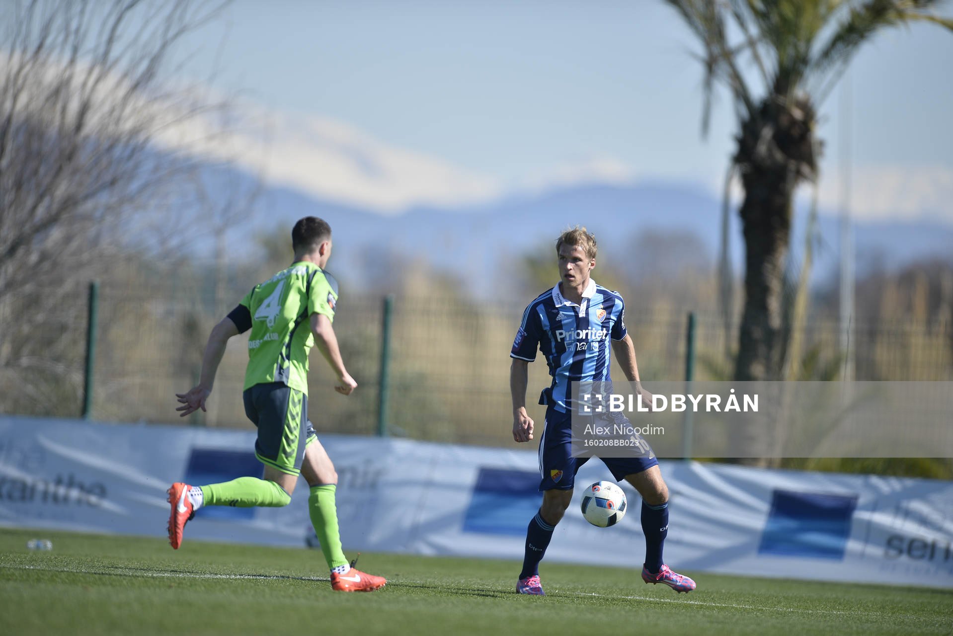 Odenses Hallgrimur Jonanson och Djurgårdens Sebastian