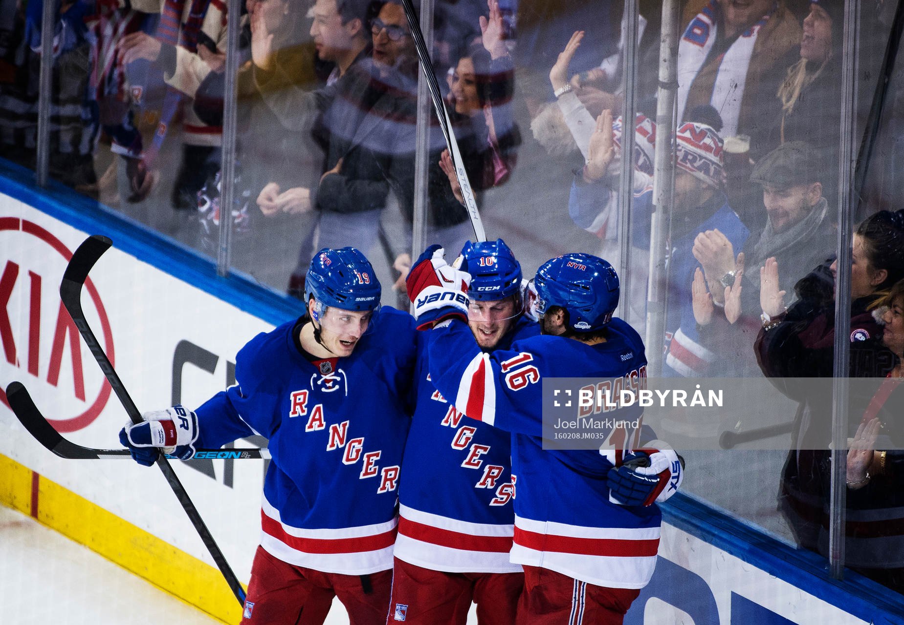 New Yorks Jesper Fast, J.T. Miller och Derick Brassard
