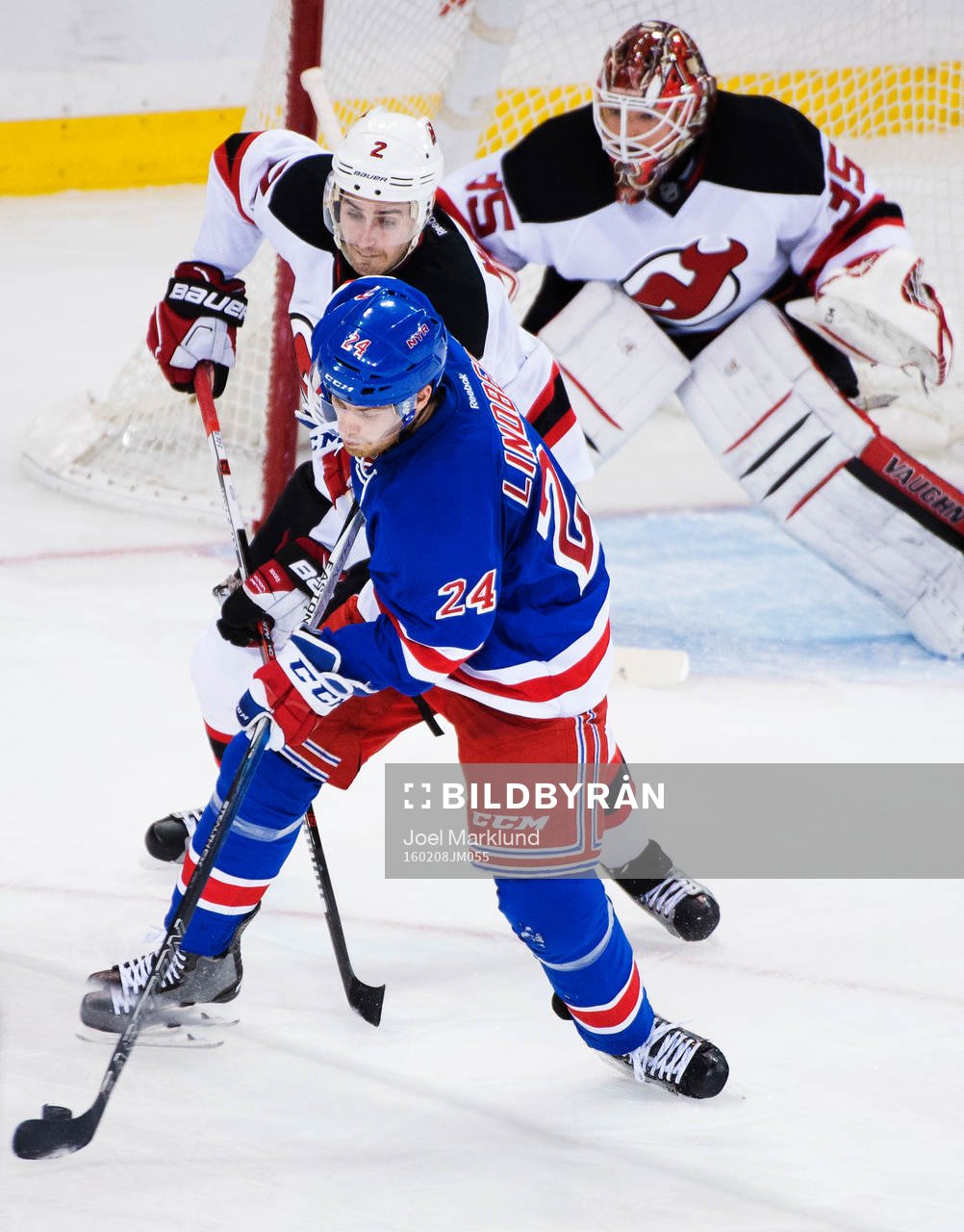 New Yorks Oscar Lindberg utmanar New Jerseys John Moore