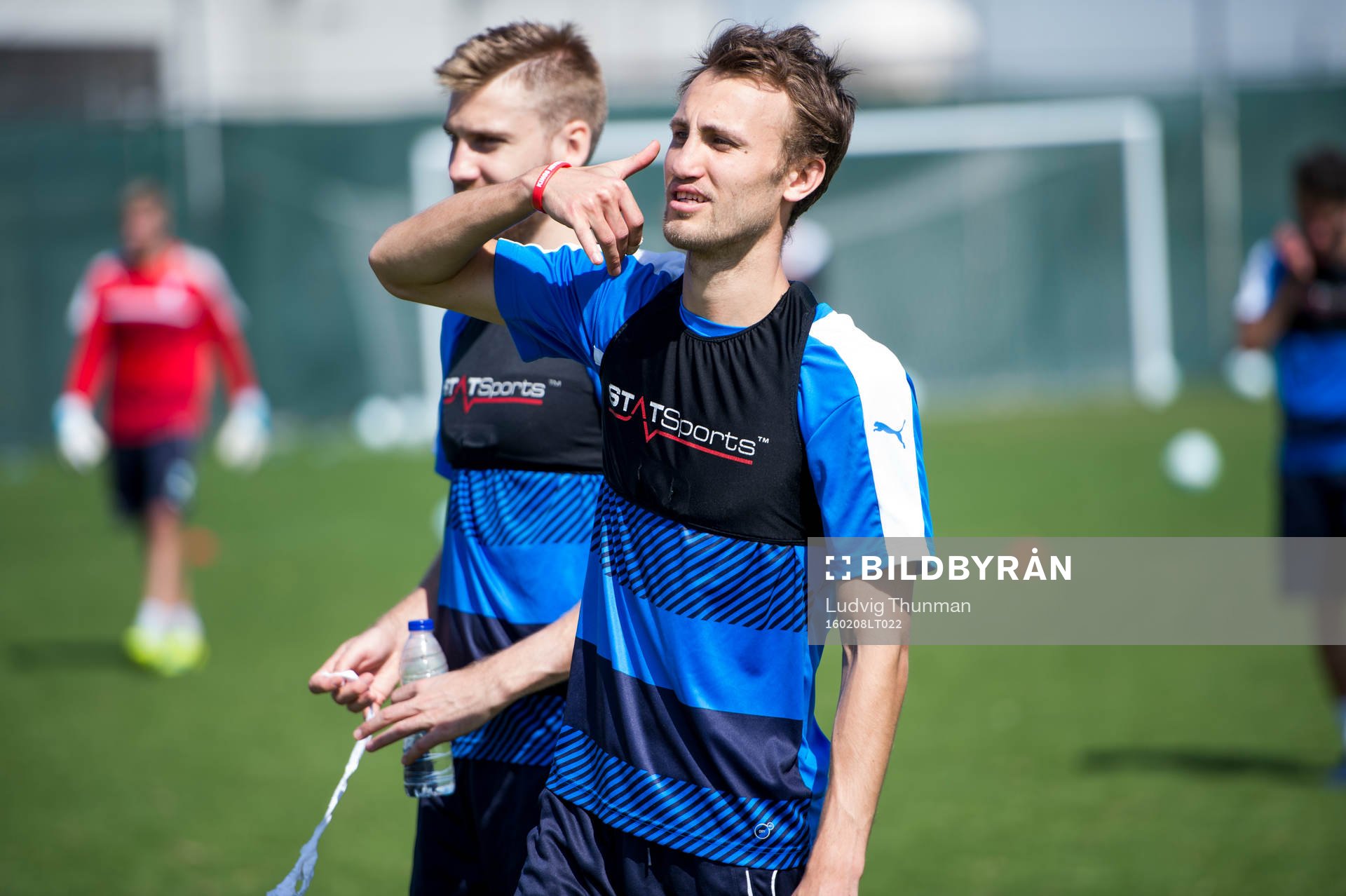 Malmö FFs Magnus Wolff Eikrem och Rasmus Bengtsson under en träning den 8 februari 2016 i Dubai. 