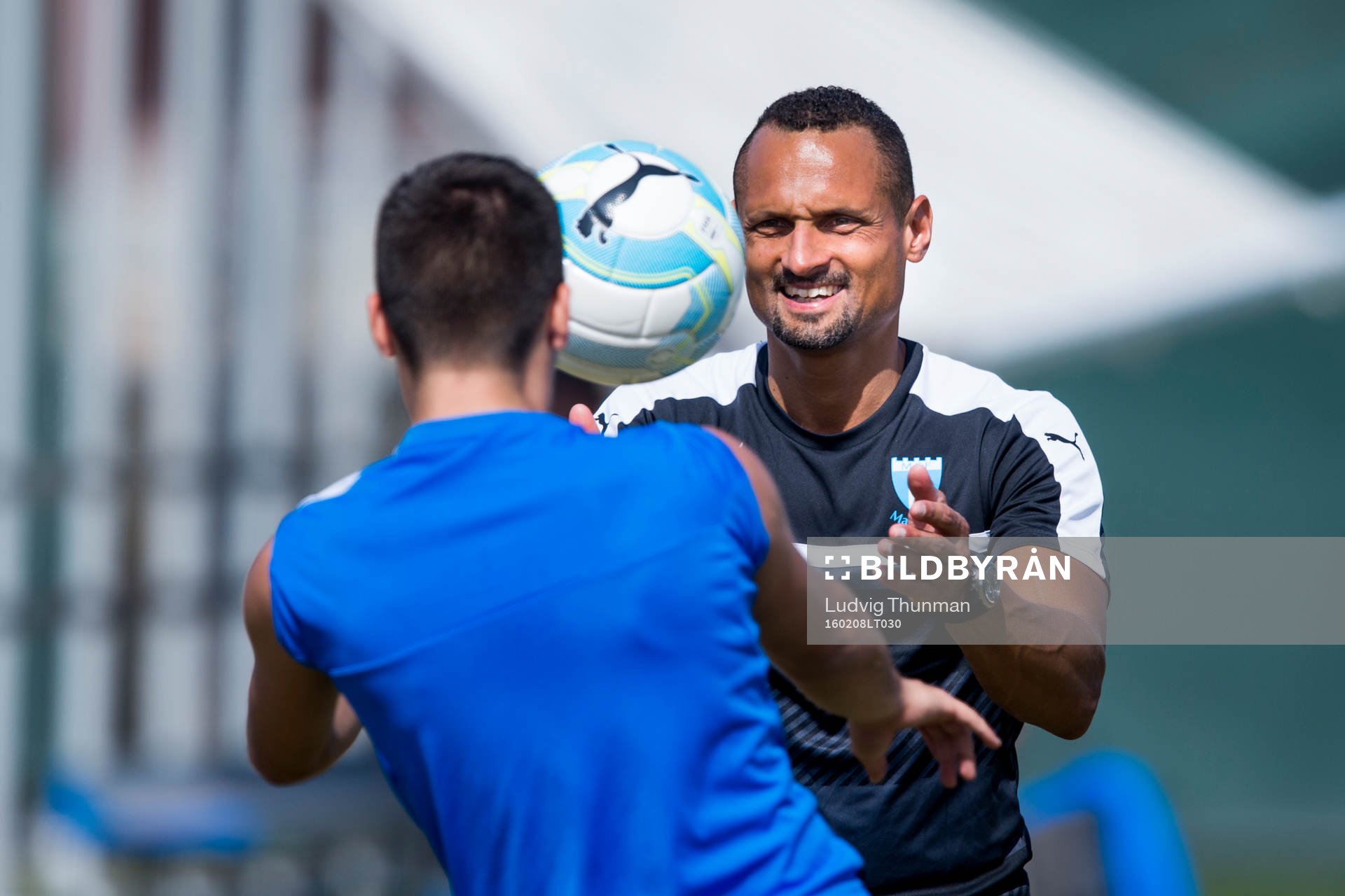 Malmö FFs nappant Wilner Registre kör rehab med Vladimir Rodic under en träning den 8 februari 2016 i Dubai. 