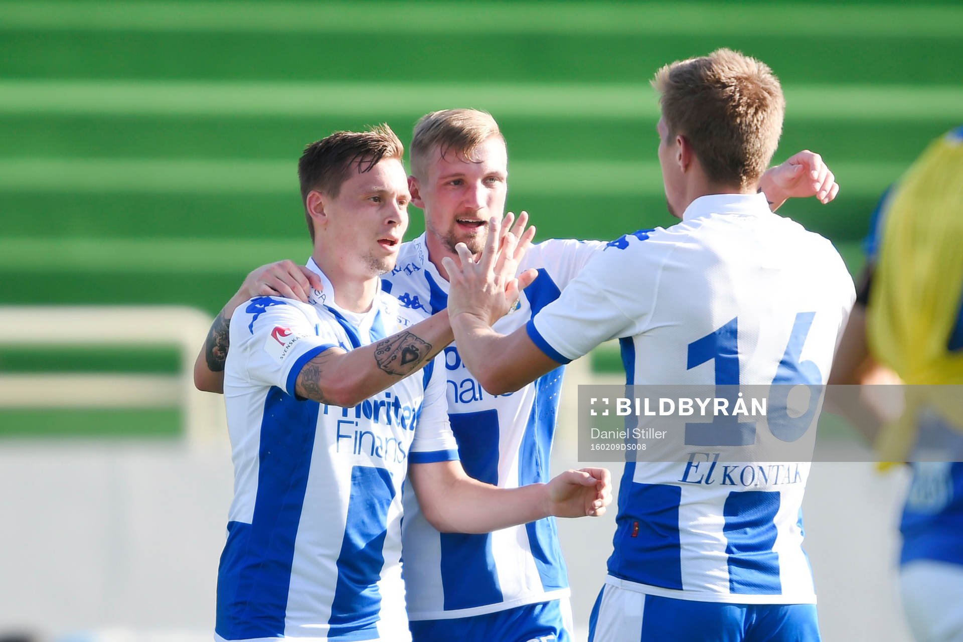 IFK Göteborgs Mikael Boman (th) gör 1-0 och jublar med