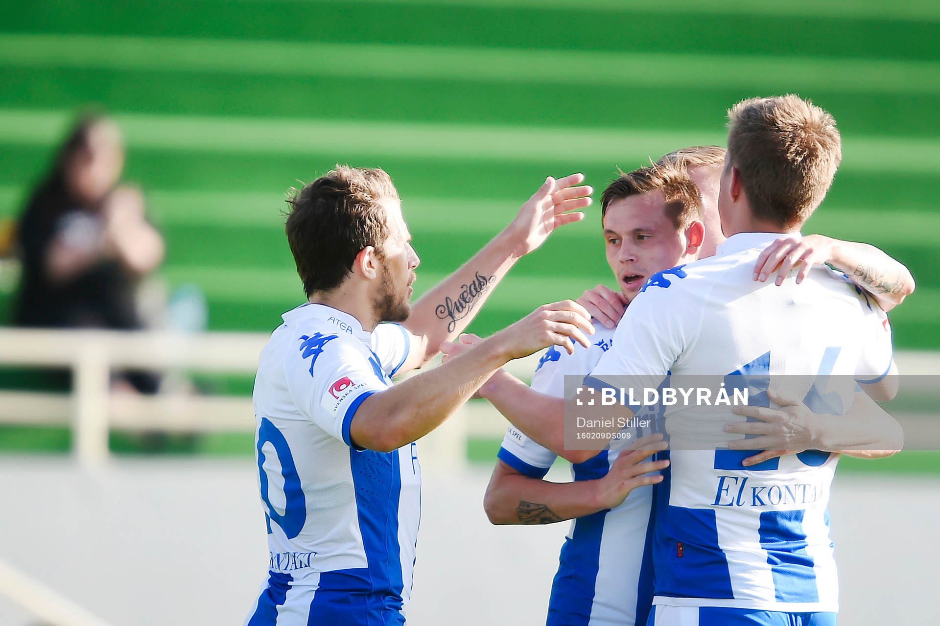 IFK Göteborgs Mikael Boman (th) gör 1-0 och jublar med
