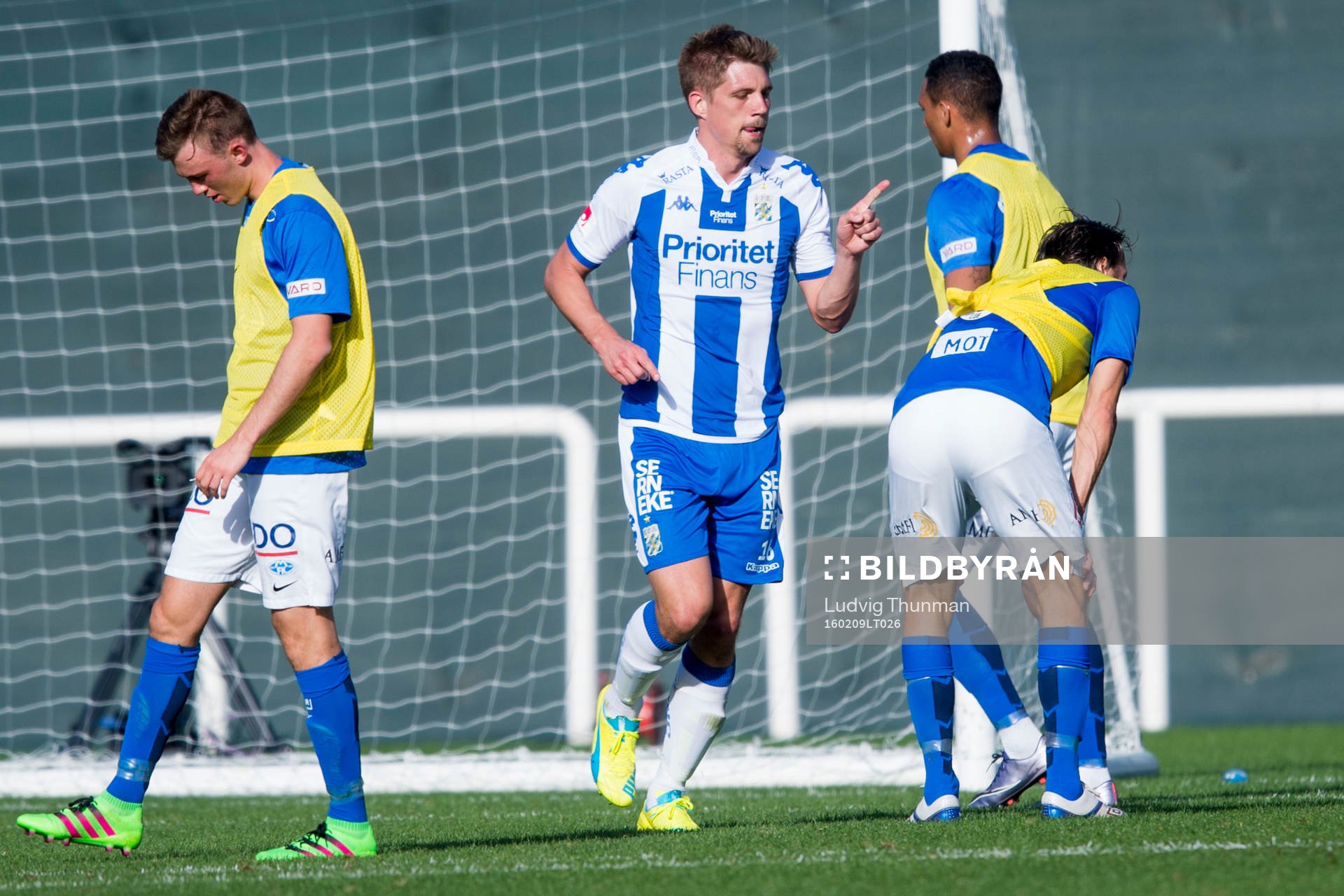 IFK Göteborgs Mikael Boman firar han gjort 1-0