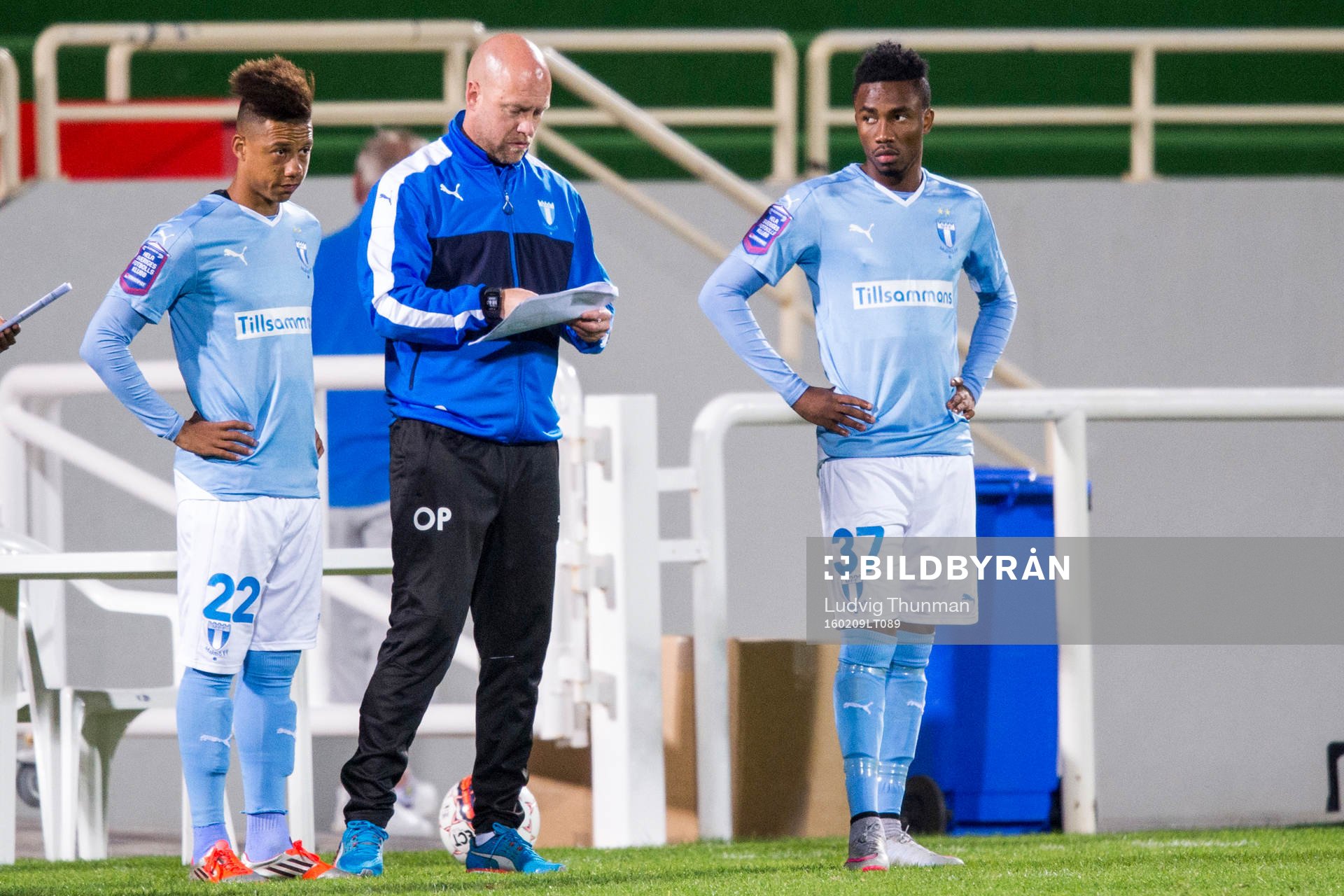 Malmö FFs Tobias Sana och Samuel Tetteh byts in av