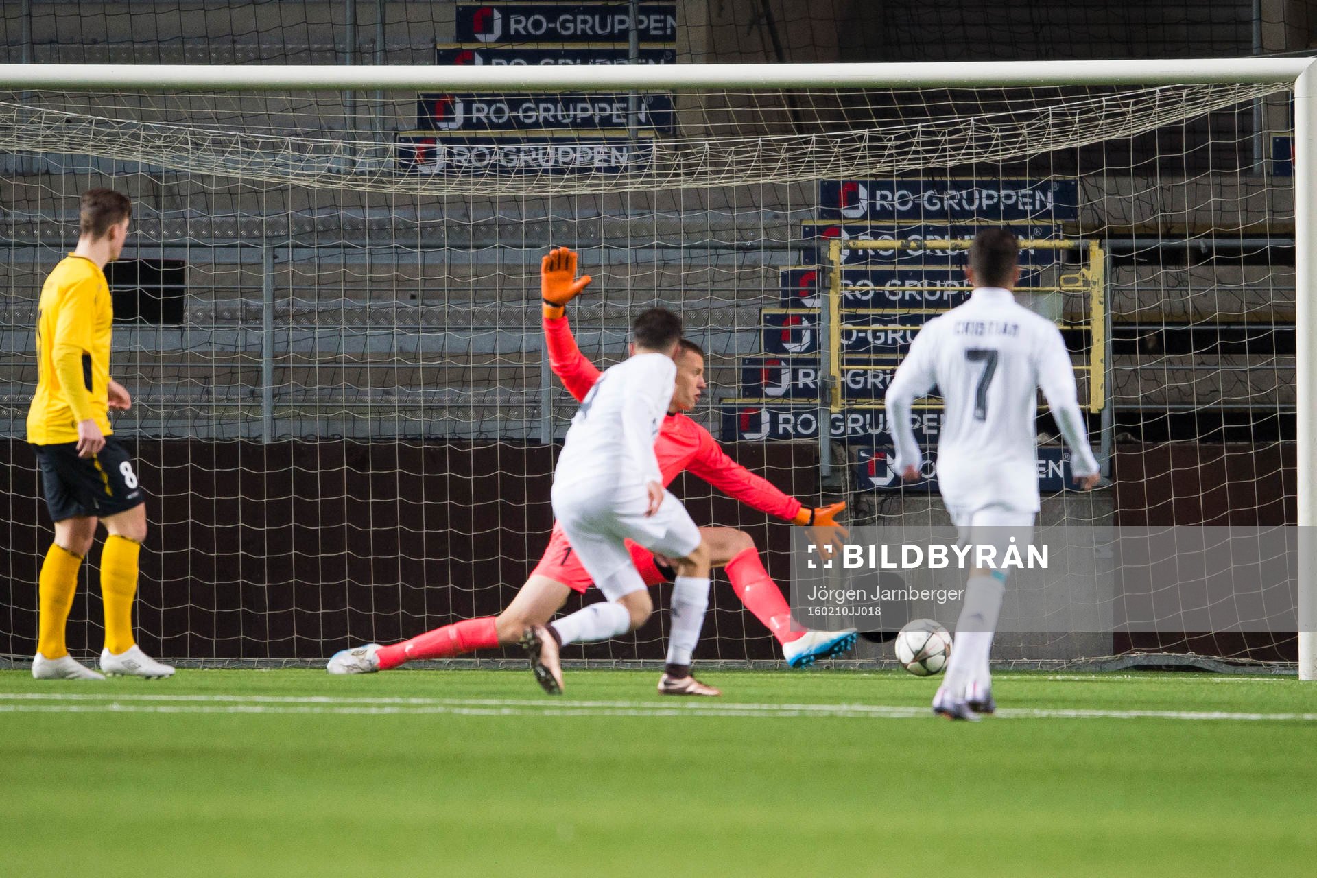 Real Madrids Borja Mayoral gör 0-1