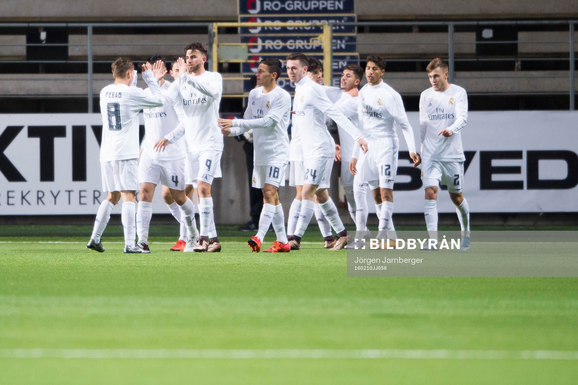 Real Madrids Borja Mayoraljublar ihop med spelarna