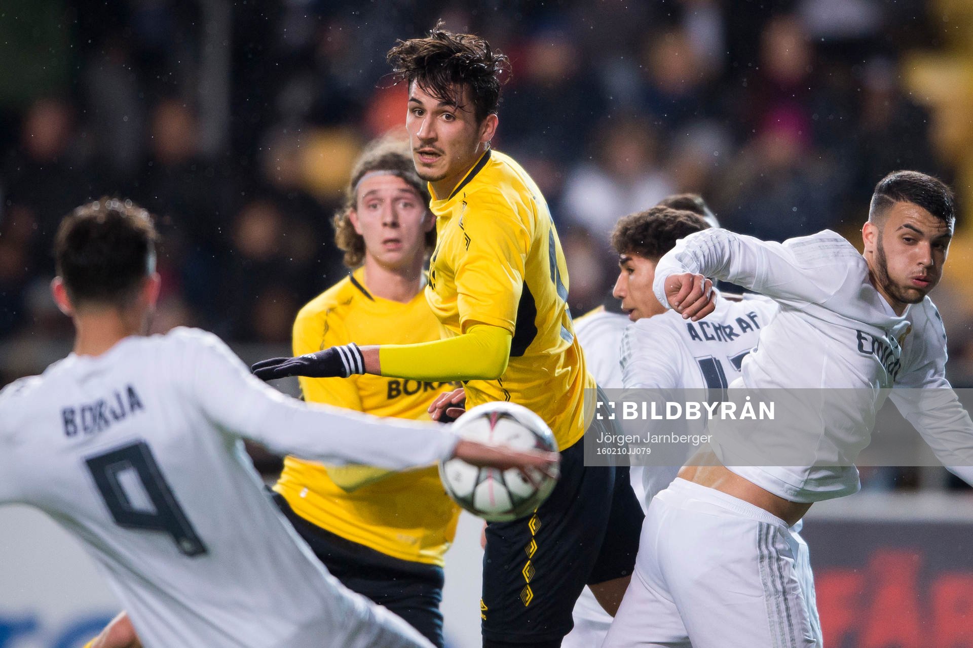 Elfsborgs Arber Sahiti och Real Madrids Alex Martín