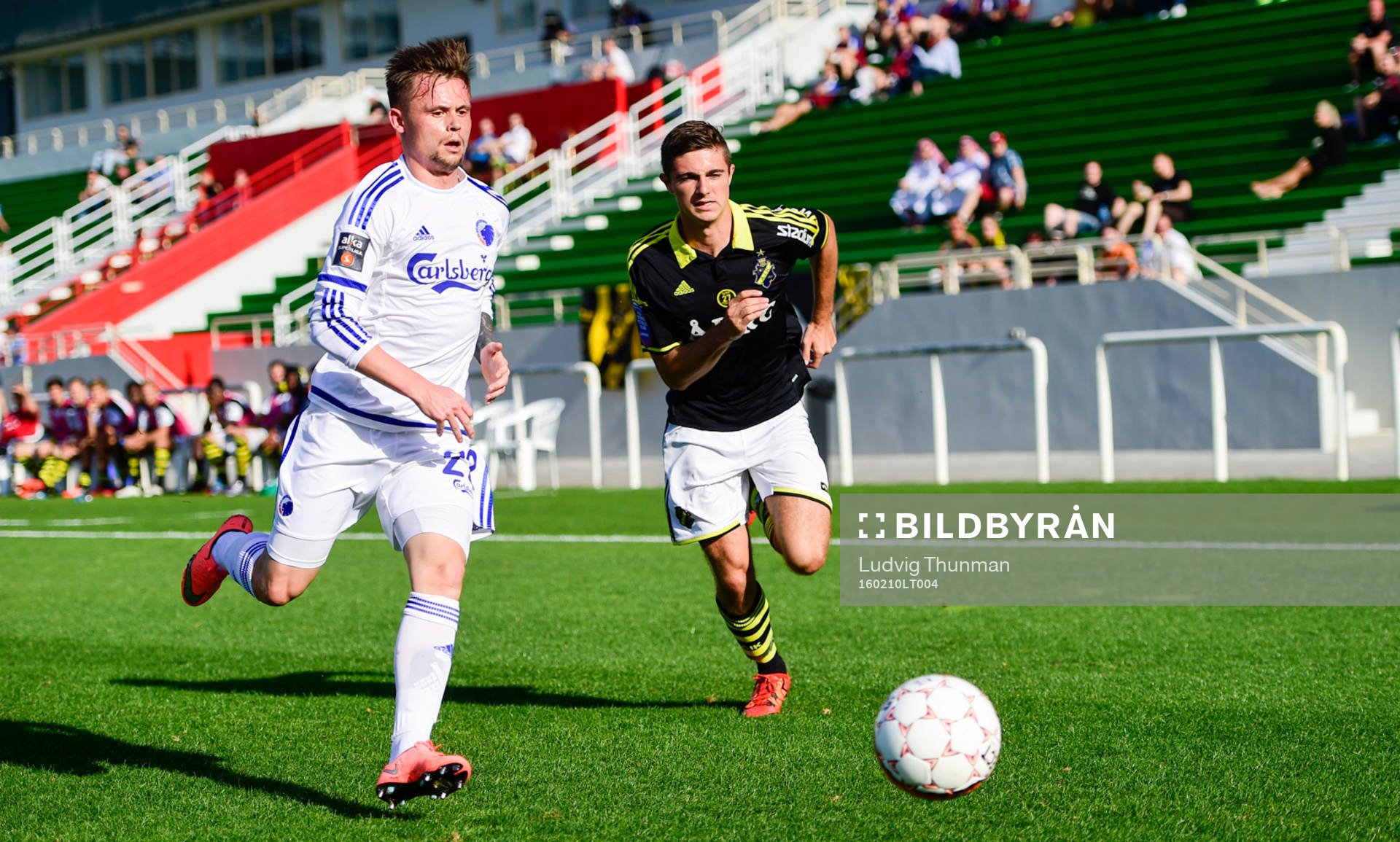 s Marko Nikolic mot FCK:s Peter Ankersen