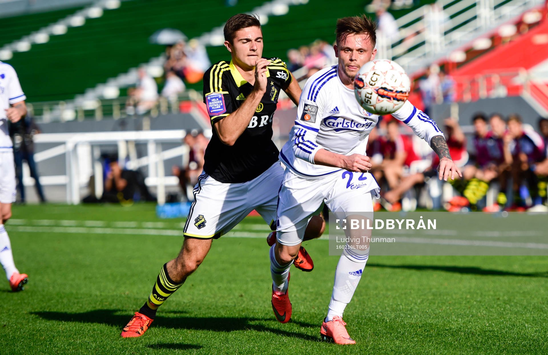 s Marko Nikolic mot FCK:s Peter Ankersen