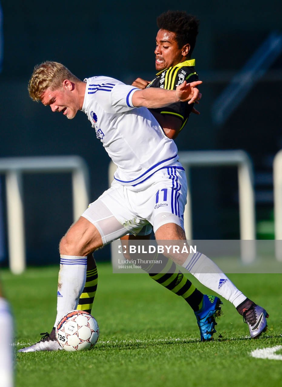 s Noah Sonko Sundberg mot FCK:s Andreas Cornelius
