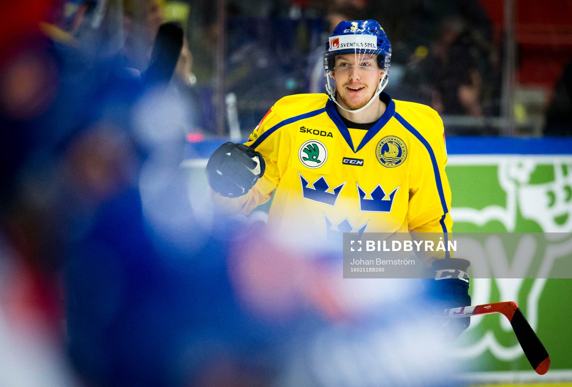 Sveriges Niclas Burström gör 2-0 och jublar