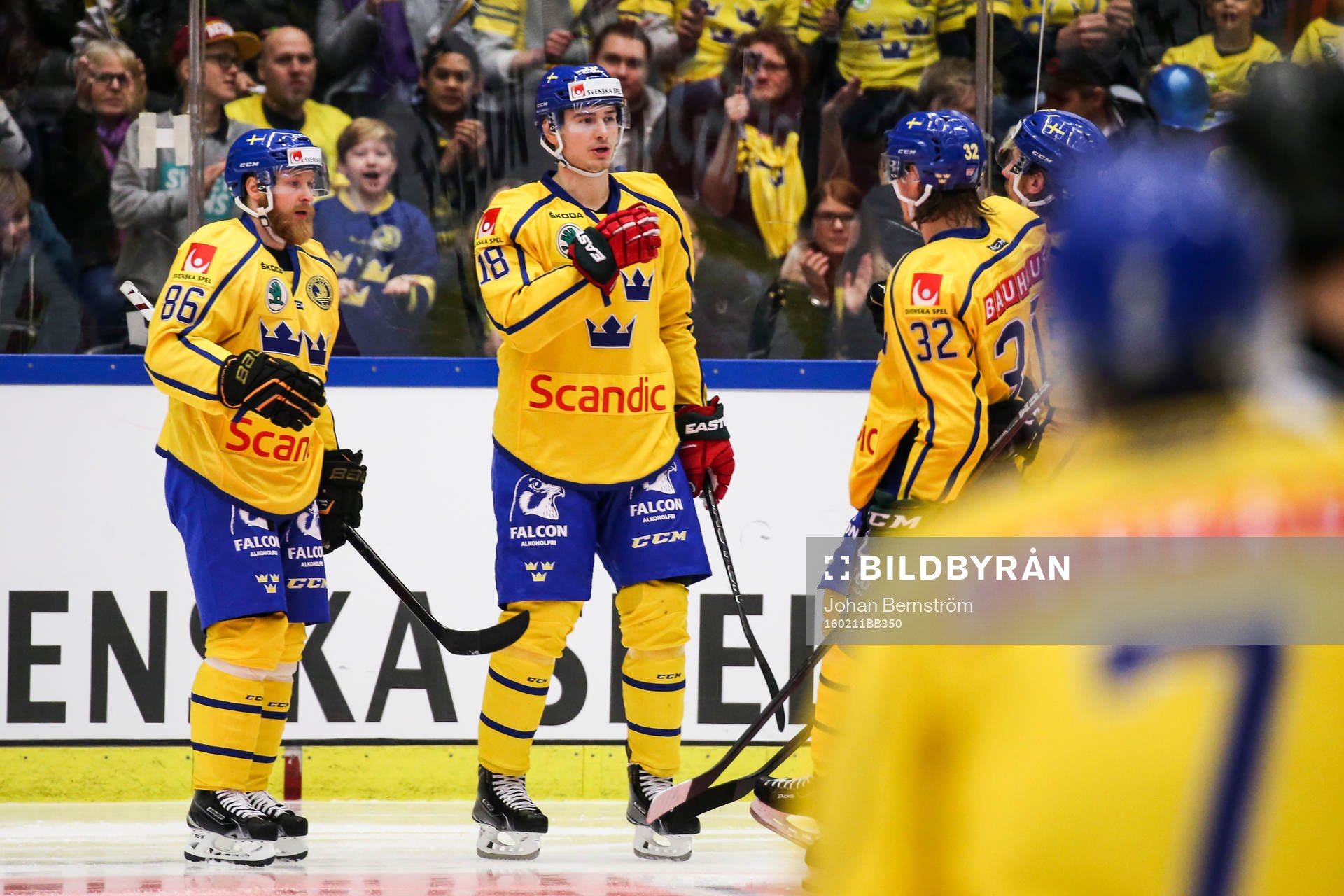 Sveriges Johan Sundström (m) jublar